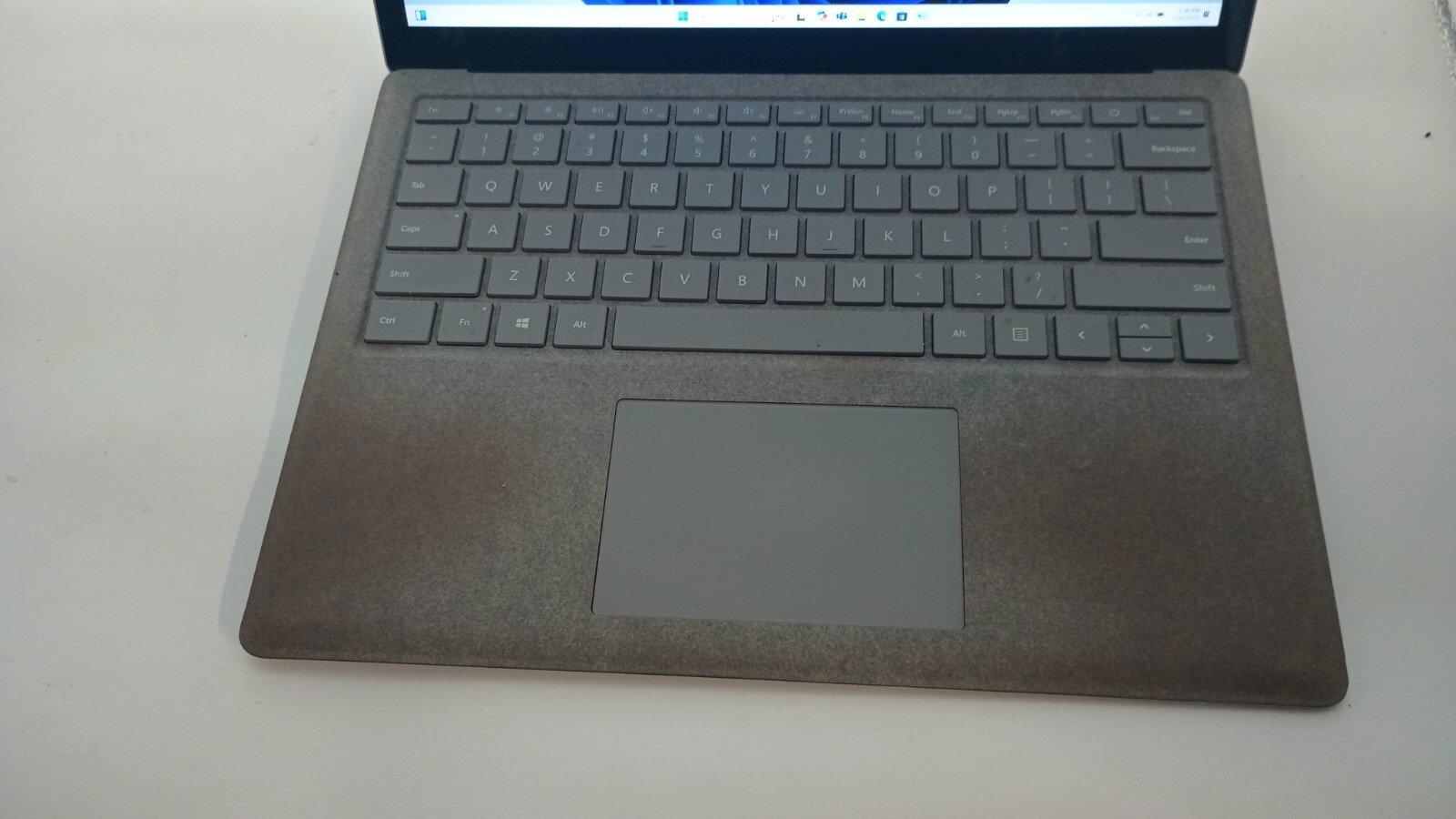 Surface Laptop 2 (3281) w/charger.i5-8350U.8GB.13.5″2k Touch.256GB M.2.W11Pro