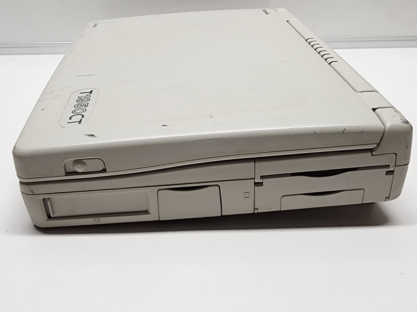 Vintage Toshiba Laptop T1950CS/200 Model PA1152E UNTESTED