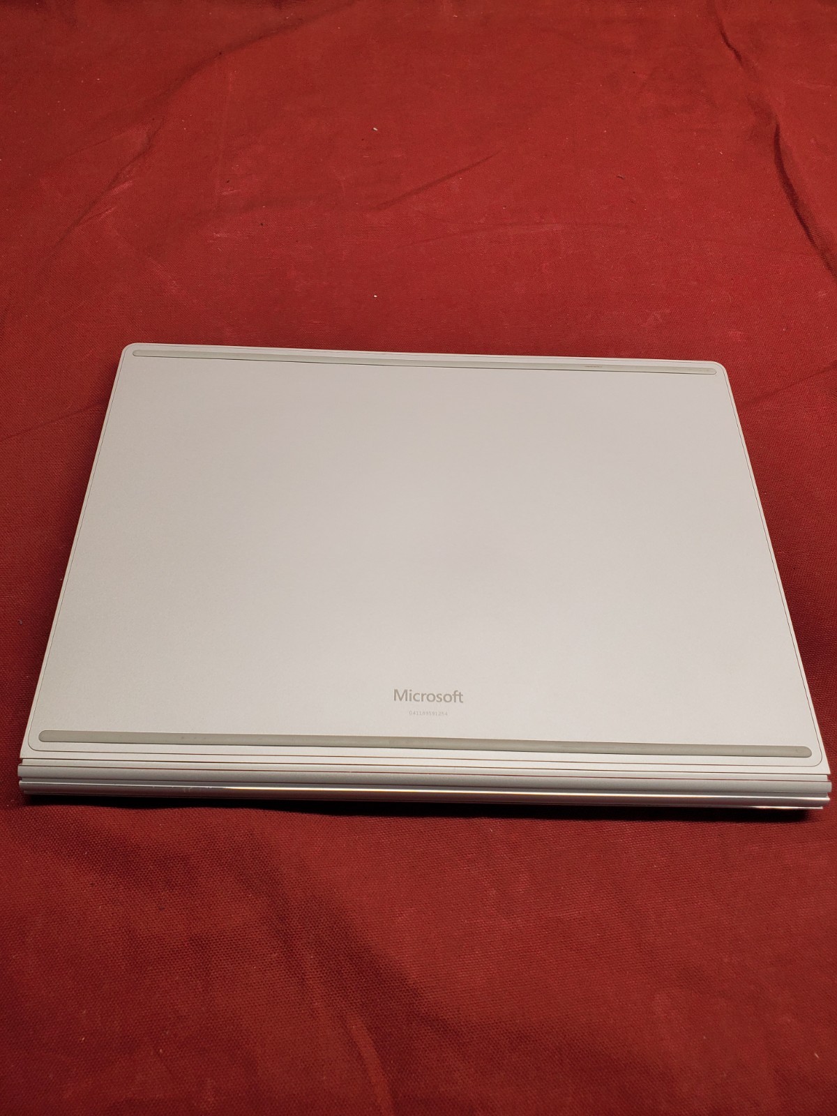 Microsoft Surface Book 2 13.5″ i5 8350U 1.70GHz/ 8GB / 256GB SSD #2935