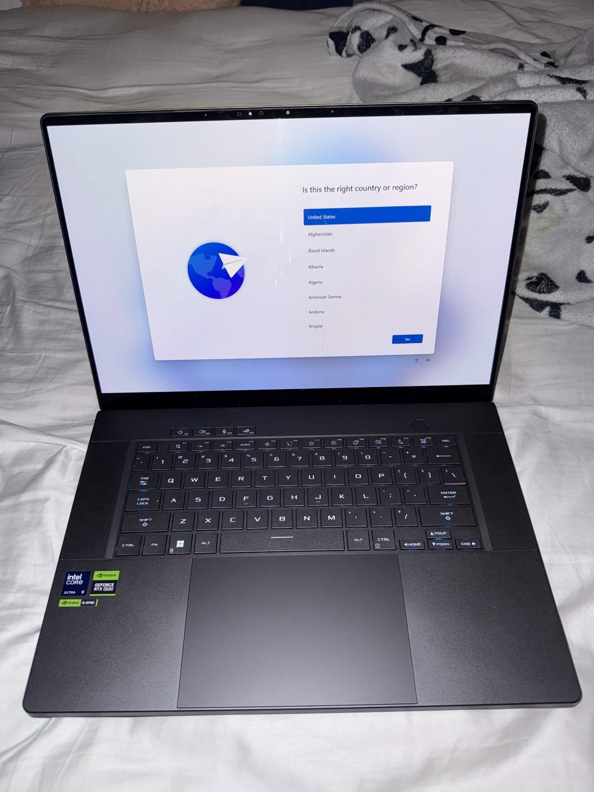 ASUS ROG Zephyrus G16 OLED (Core Ultra 9 185H, 16GB/1TB SSD, RTX 4070) Laptop