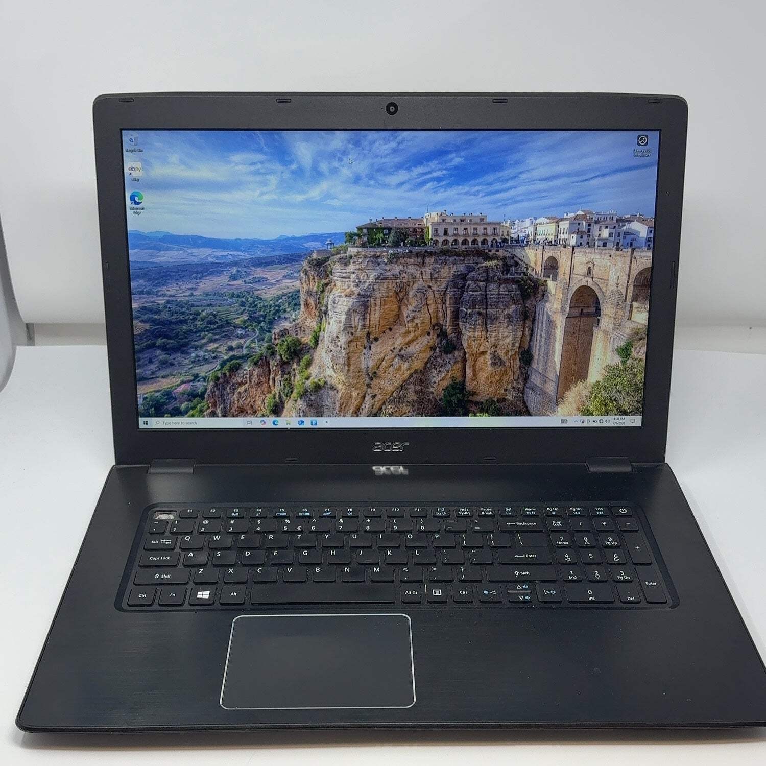 Acer Aspire E5-774 17.3″ i5-7200U 2.7GHz 32GB RAM 256GB SSD GeForce 940MX