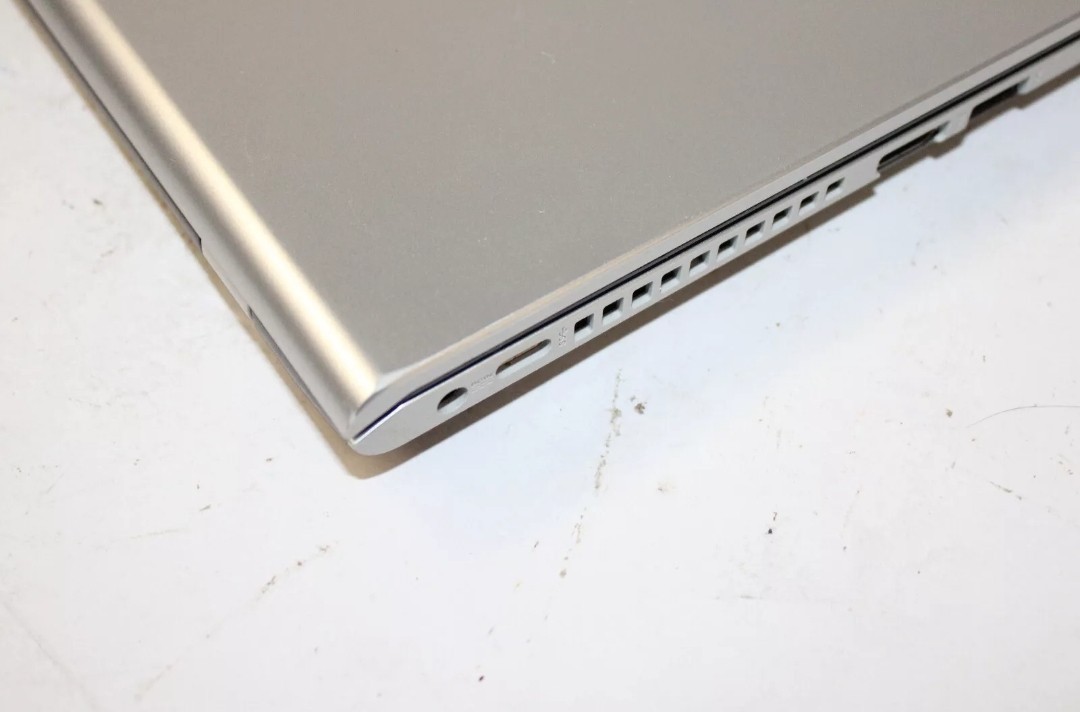 ASUS Vivobook X1400EA-I38128 i3-1115G4 3.0GHz 8GB RAM 128GB SSD UHD Graphics