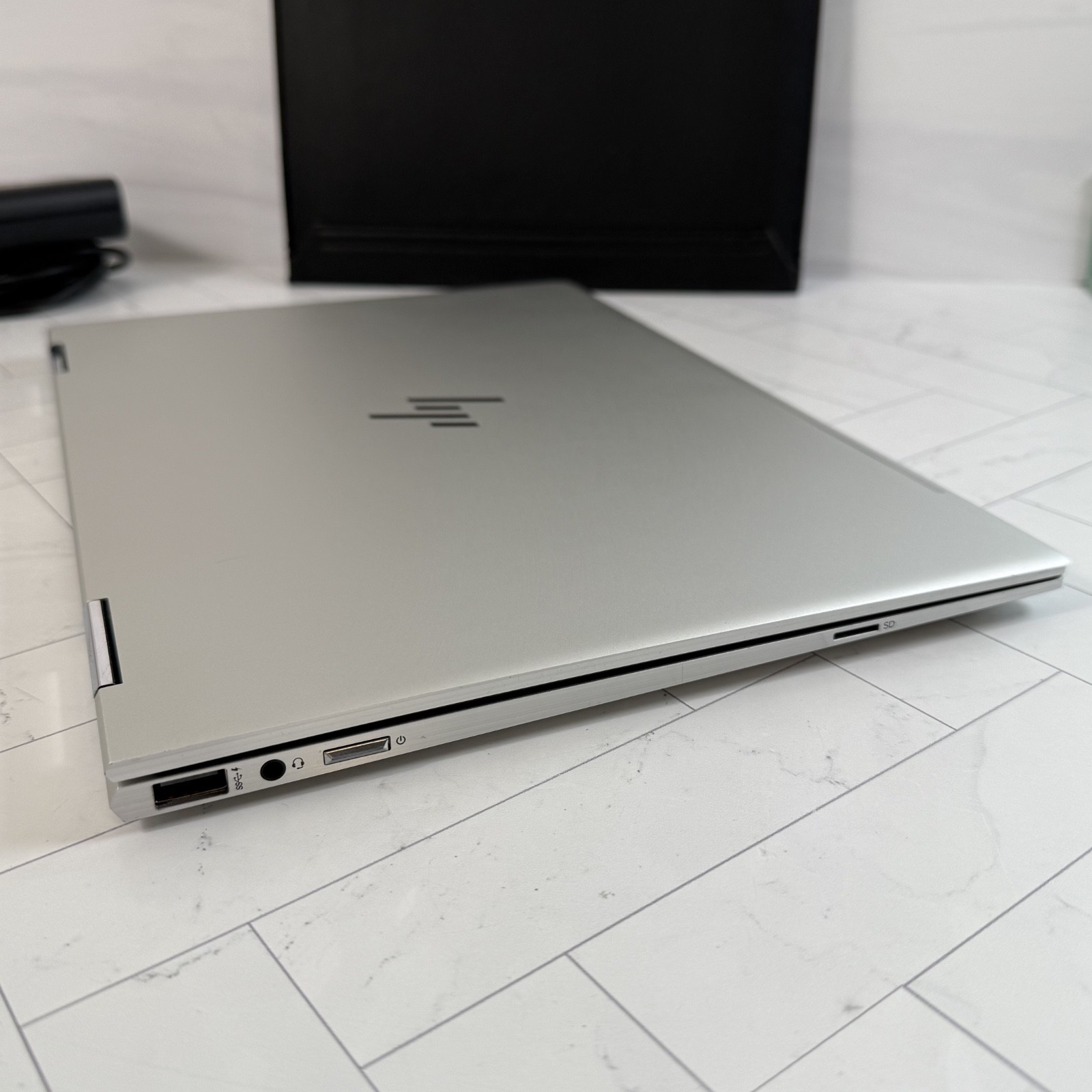 HP Spectre x360 Convertible 2-in-1 i7-8550U 16GB RAM 1TB UHD Graphics 620 #H896