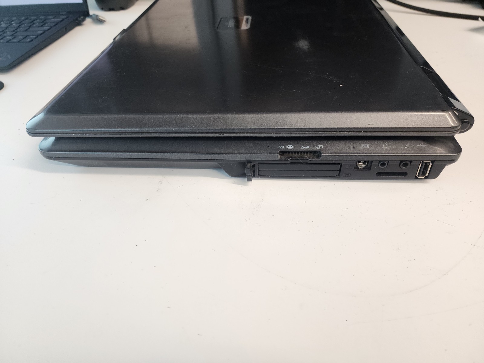 fujitsu lifebook n6470 n series Laptop Core 2 Duo T8300@2.40ghz 3gb Ram