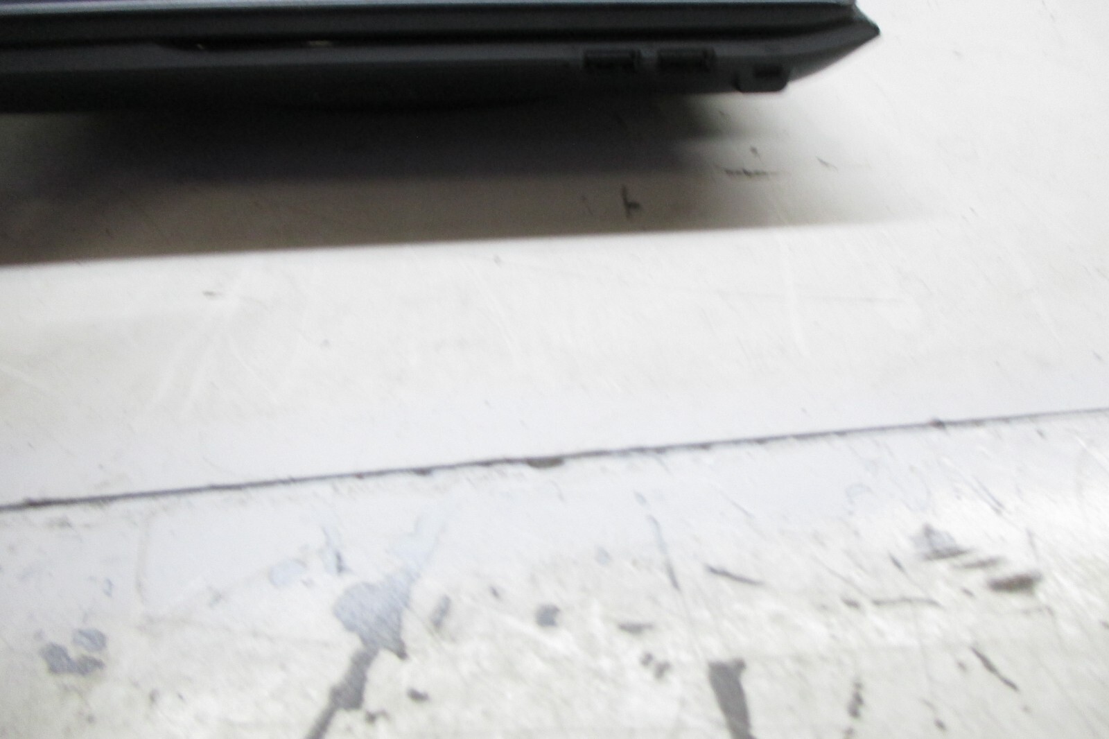 Samsung NP300E5A Laptop Intel Core i3 2nd/3rd Gen. – Parts/Repair – No Video