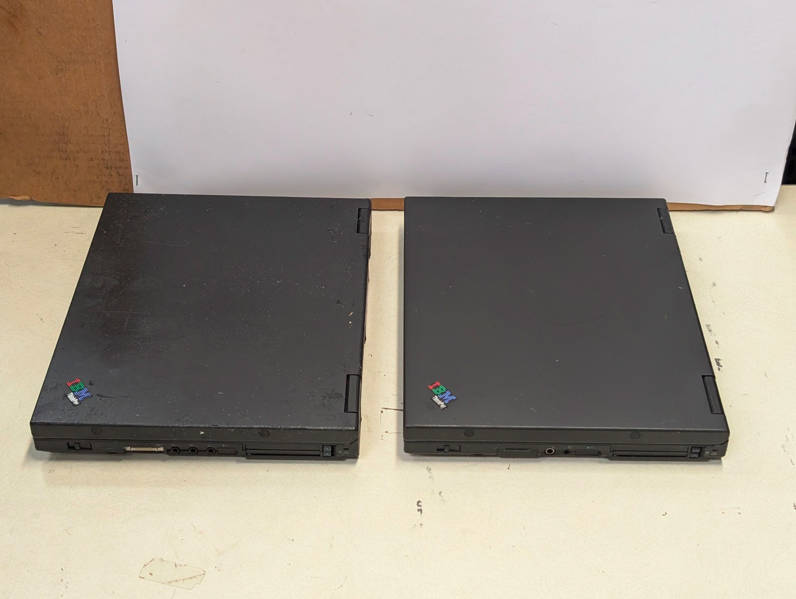 IBM ThinkPad 600 lot for parts; bad screen on 600x, bad MOBO on 600; no HDDs