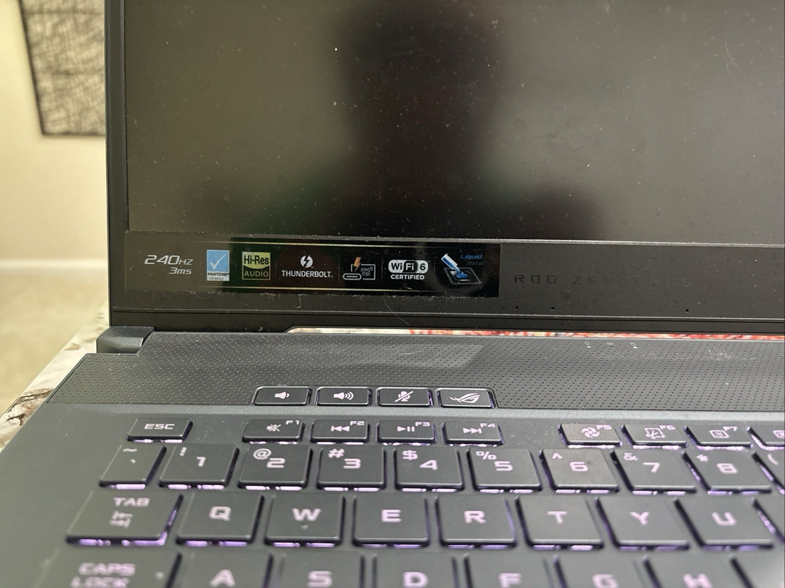 ASUS ROG Zephyrus M15 15.6″ 240Hz, RTX 2070, Intel i7-10750H, 16GB RAM, 1TB SSD