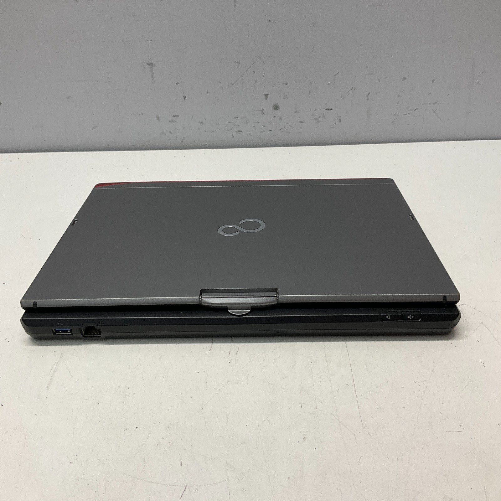 Fujitsu Lifebook T725 13.3” Laptop Intel Core i5-5200U @ 2.20 GHz 8GB 128GB SSD