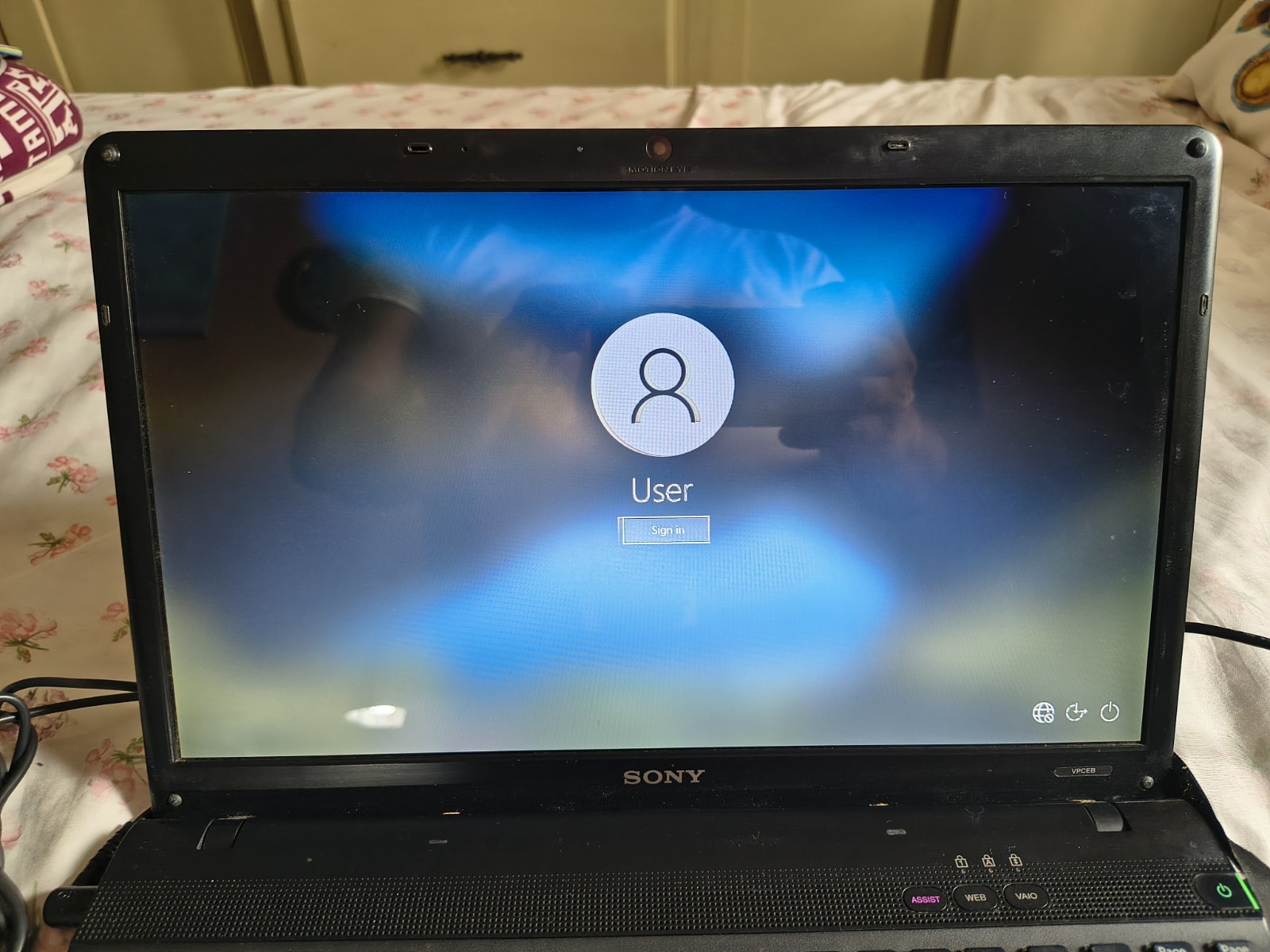 Sony VAIO PCG-71312L 15.5in. (148GB, 2.13GHz, 4GB) Notebook- Core i5 Win 10