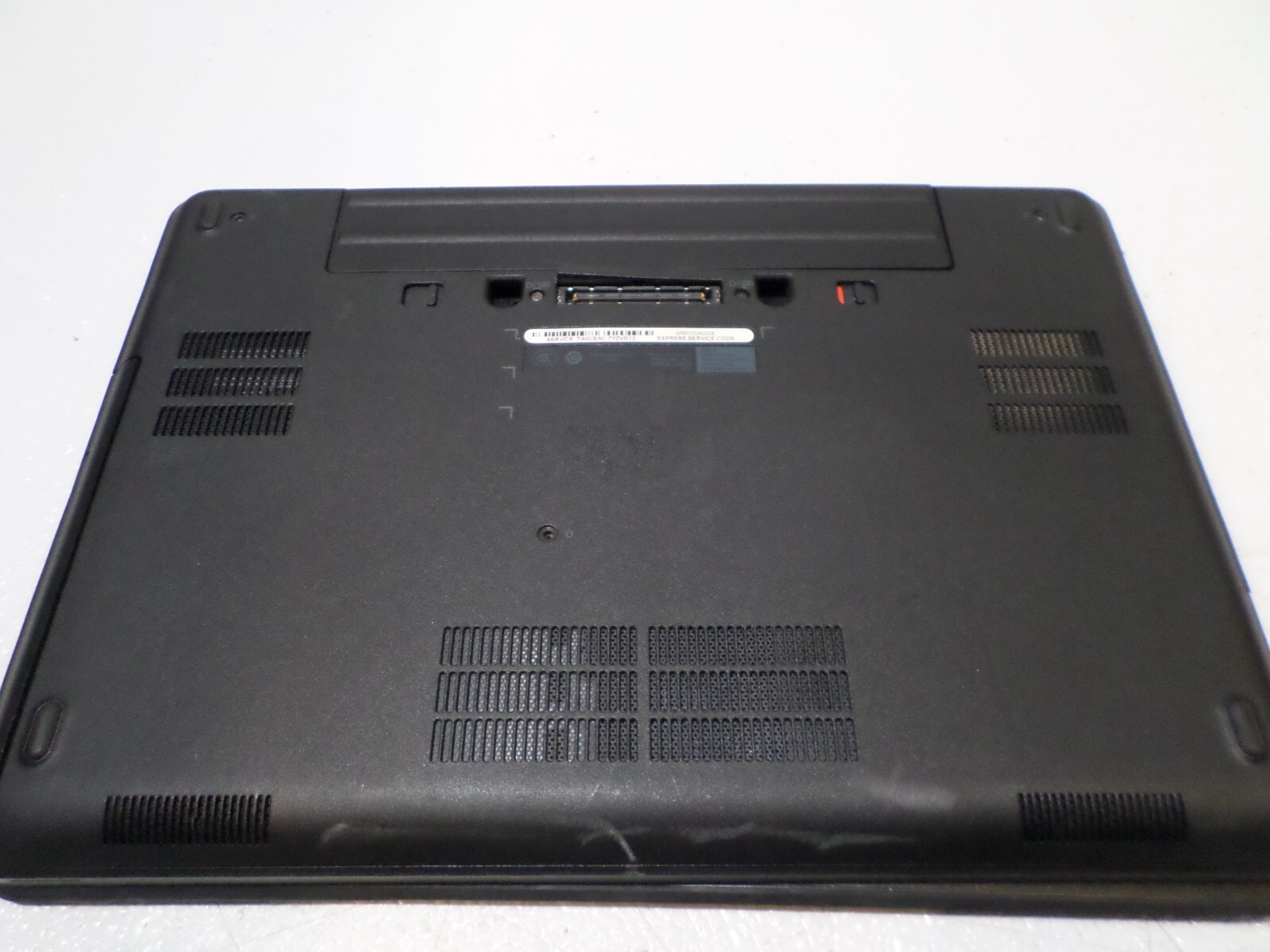 Dell Latitude E5440 Laptop – Intel Core i3 4th Gen, No HDD, No RAM – DAMAGED
