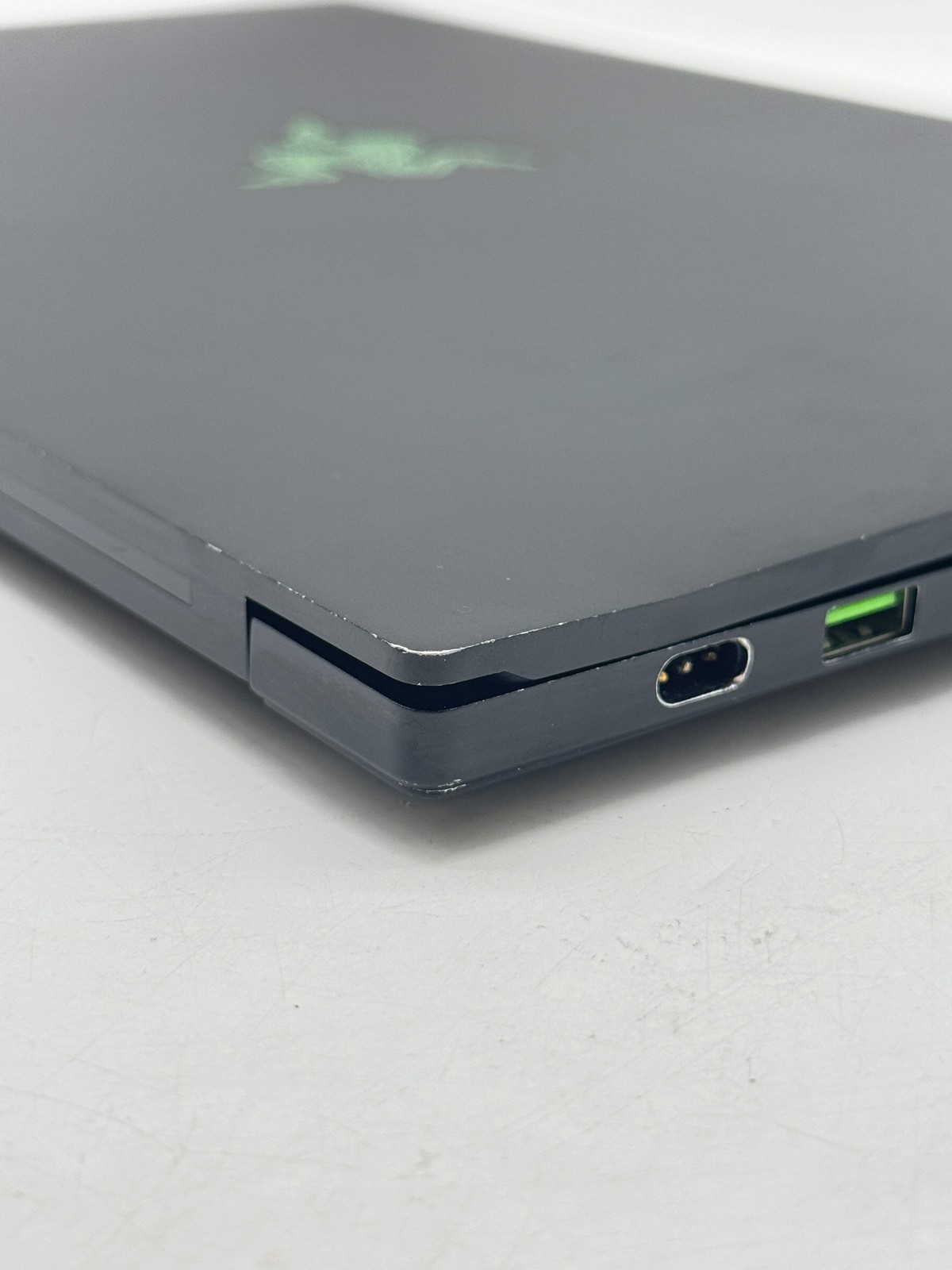 Razer Blade 15 RZ09-02385 15.6″ Core i7-8750H 8GB RAM 1TB SSD GTX 1060 Max Q