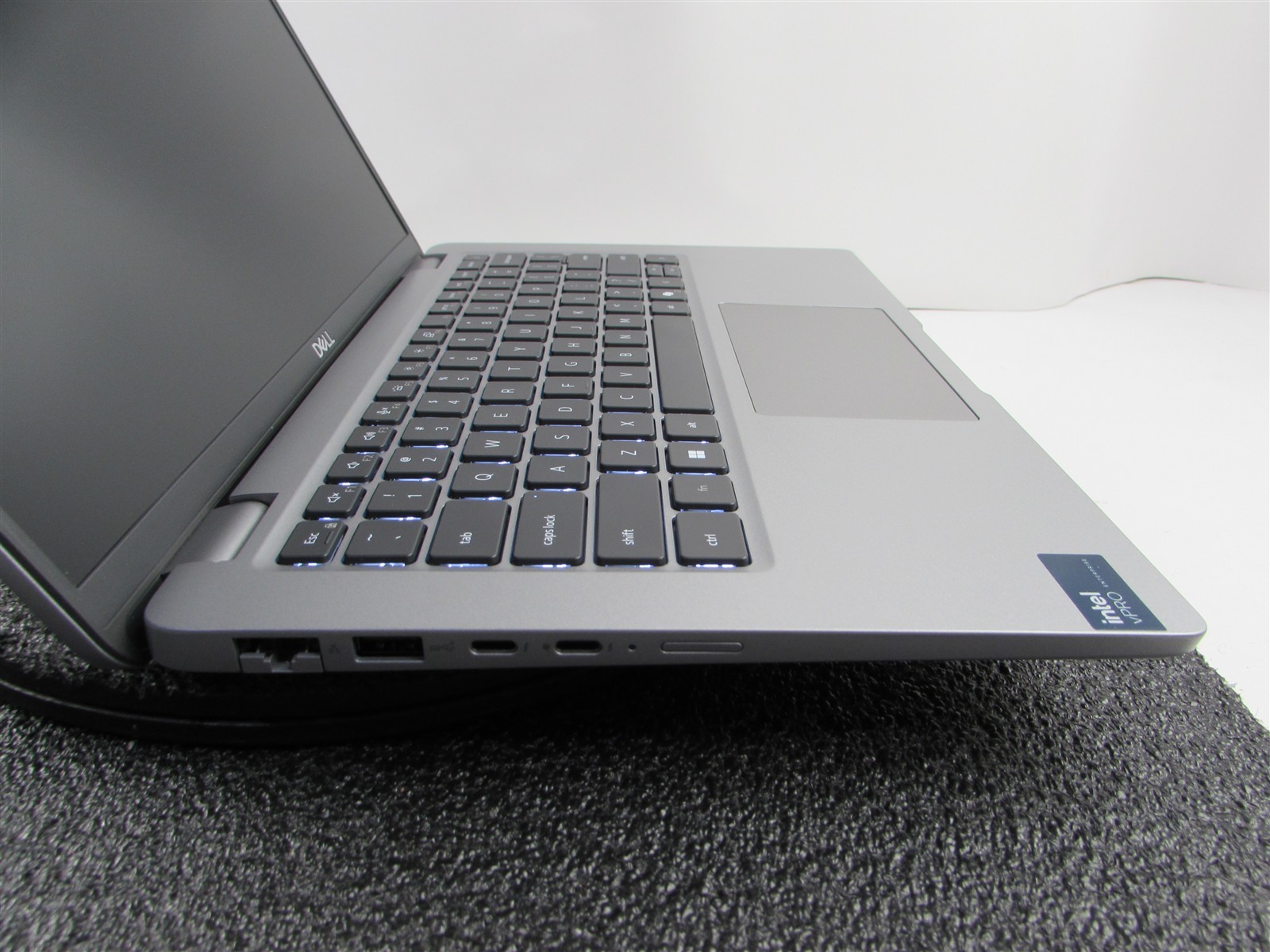 DELL LATITUDE 5450 1920X1080 FHD CORE ULTRA 5 135U 512GB SSD NO RAM NO O.S