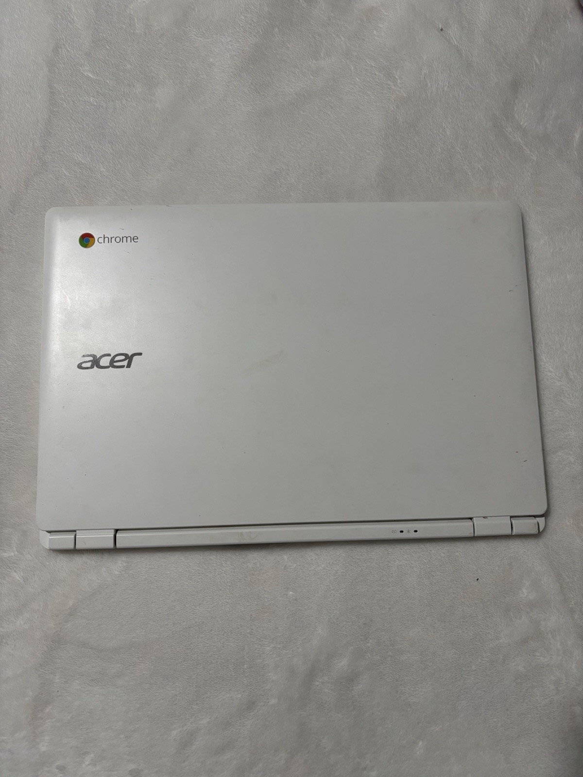 White Acer Chromebook 13.3 CB5-311-T9B0 15 2.1GHz 16GB SSD 4GB RAM W/ Charger