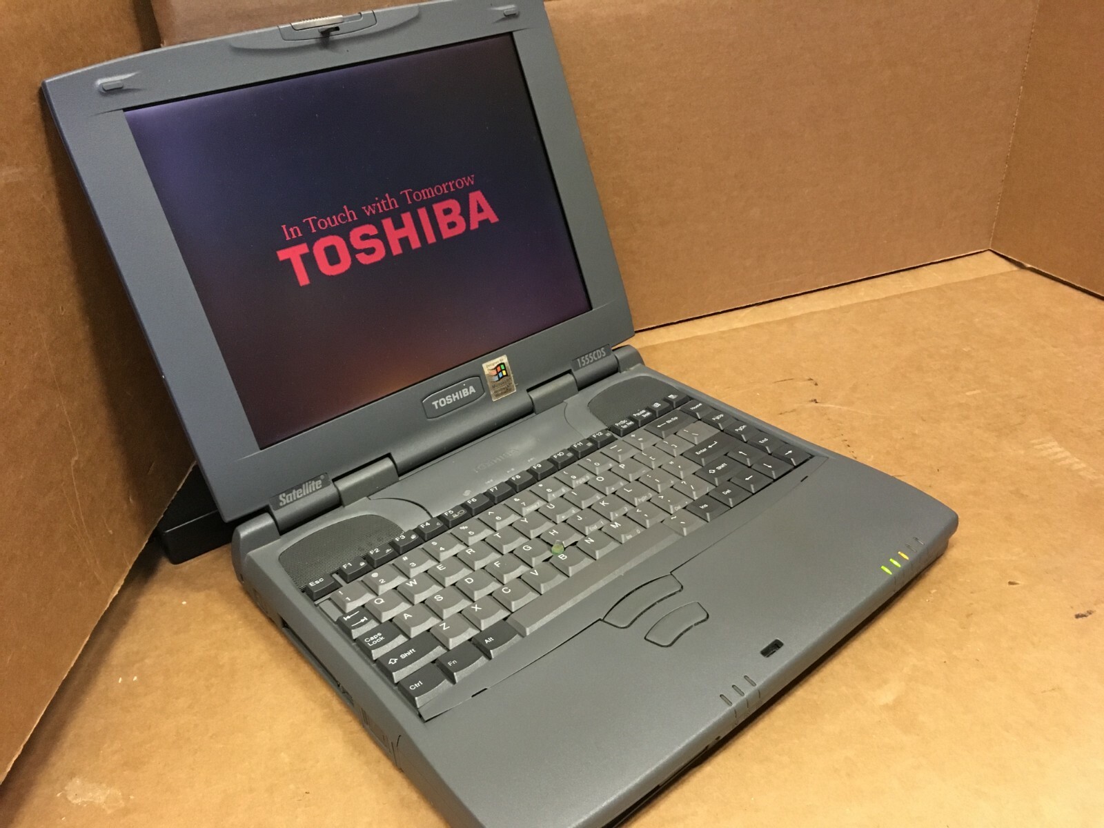 VINTAGE TOSHIBA SATELLITE 1555CDS WINDOWS 98 LAPTOP FLOPPY PARALLEL SERIAL