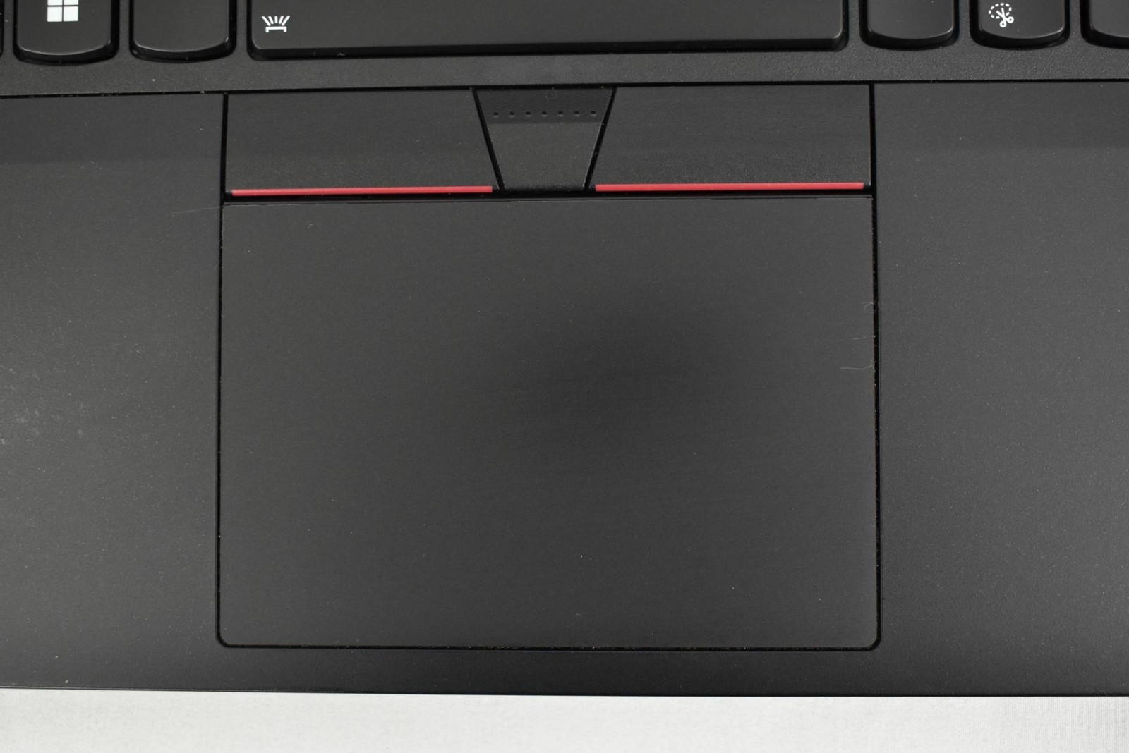 Lenovo ThinkPad T15p Gen 2 i7-11800H 2.3GHz 16GB 1TB SSD No OS GTX 1650 *See*