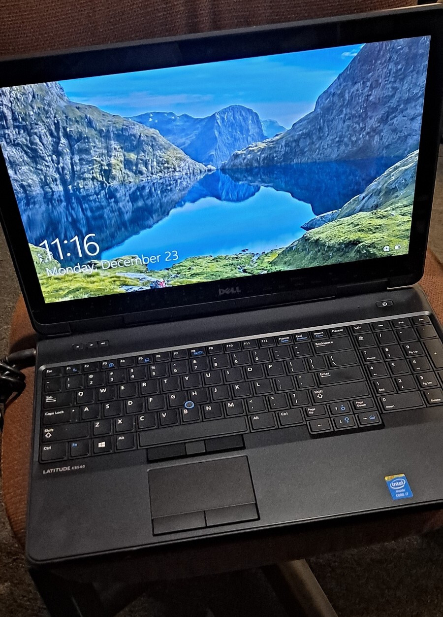 Dell Latitude E5540 15.6″ Laptop i7-4600U 2.10GHz 8GB RAM 256gb SSD PARTS ONLY