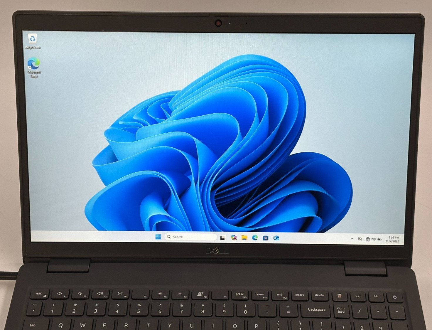 DELL LATITUDE 3520 LAPTOP CORE i5-1135u @ 2.40Ghz 16GB RAM 588GB SSD (lp616)