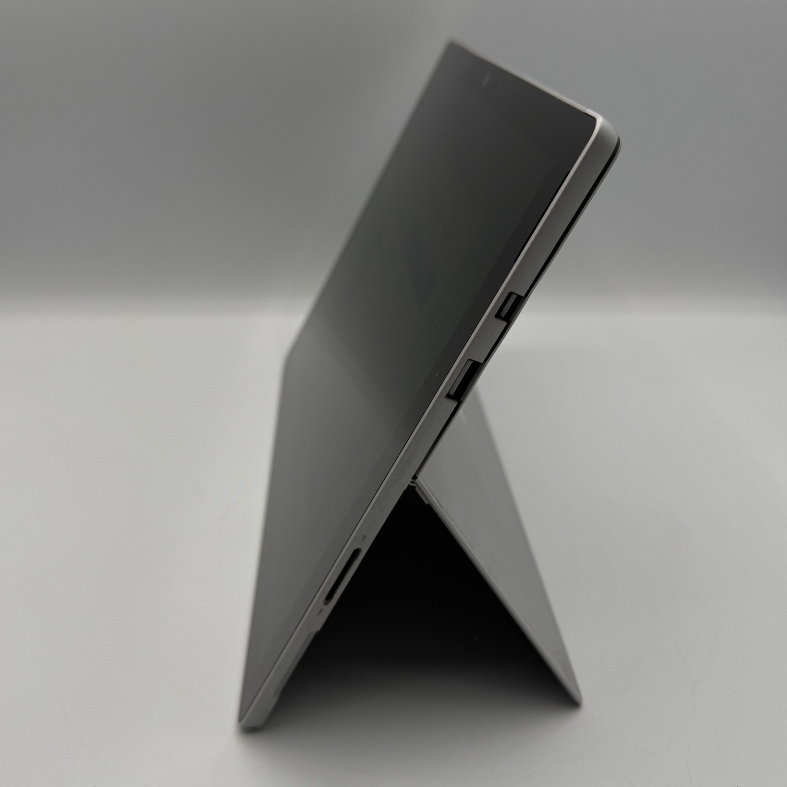 Microsoft Surface Pro 6 1796 i5-8350U 8GB RAM 256GB SSD 12.3″ Win11 Pro Tablet