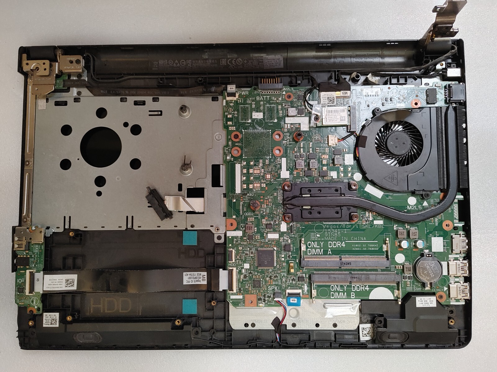 DELL INSPIRON 15 3567 CORE i3-7100U @ 2.4 GHz, NO RAM ,NO HD , FOR PARTS ONLY