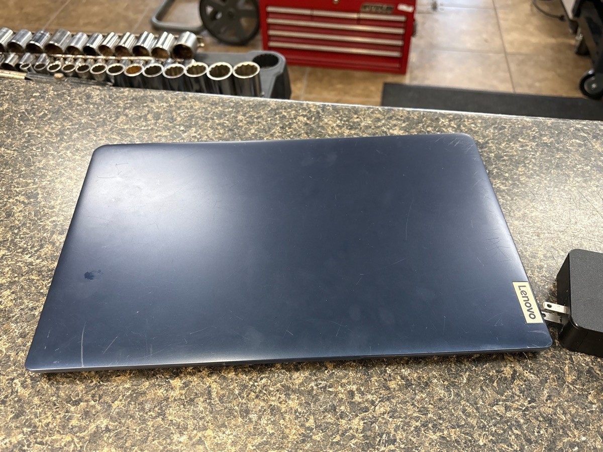 USED LENOVO IDEAPAD 1 15IAU7 LAPTOP WIN 11 256GB SSD 8GB RAM AMD (QUI005340)