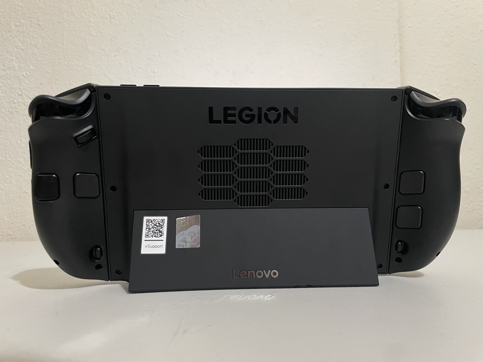 Lenovo Legion Go 2 OLED Ryzen Z2 Extreme 32GB (1TB SSD Model) – Gaming Handheld