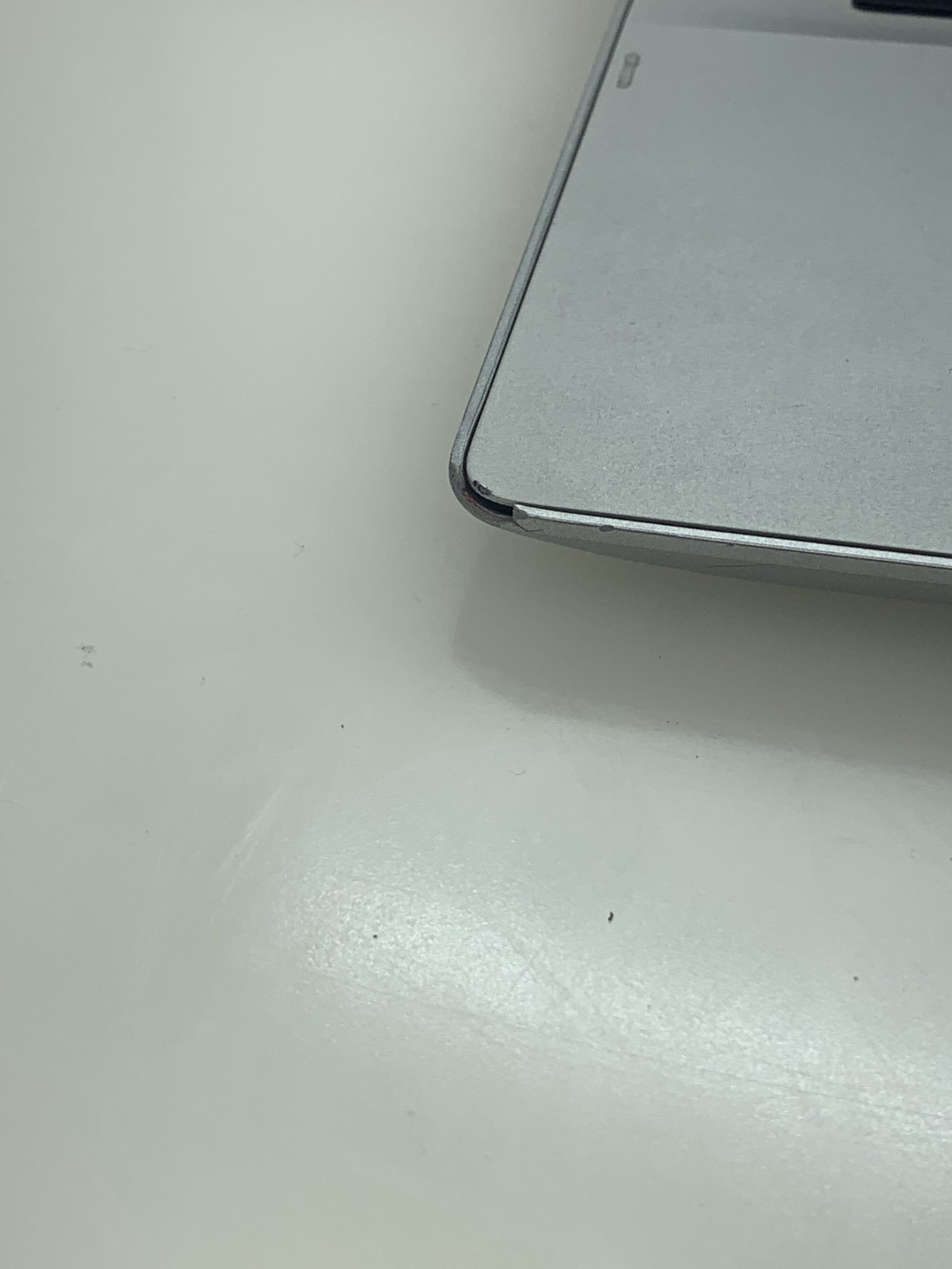 DELL INSPIRON 5482 i5-8265U@ 1.60GHz 8GB RAM 256GB NVMe W11H TOUCH WAC *READ