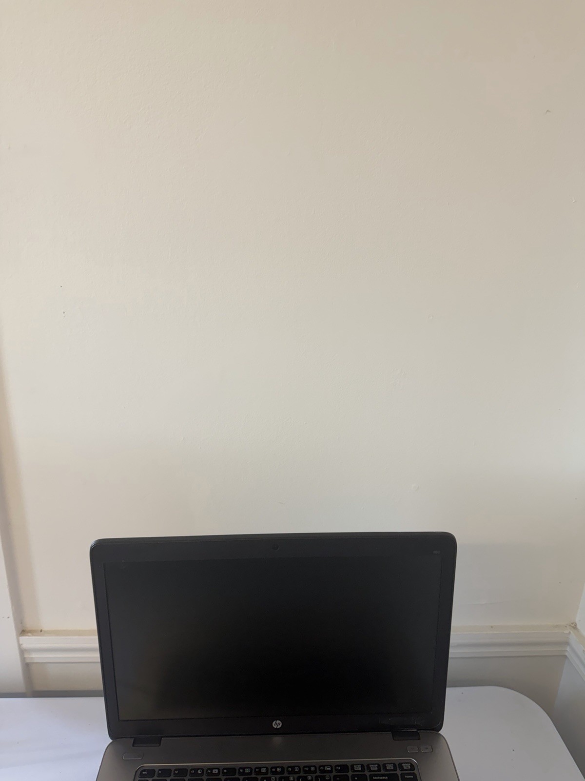 HP Elitebook 850 G2 Laptop – Good Screen – Intel i5-5200U – RAM 8 GB – Read Des