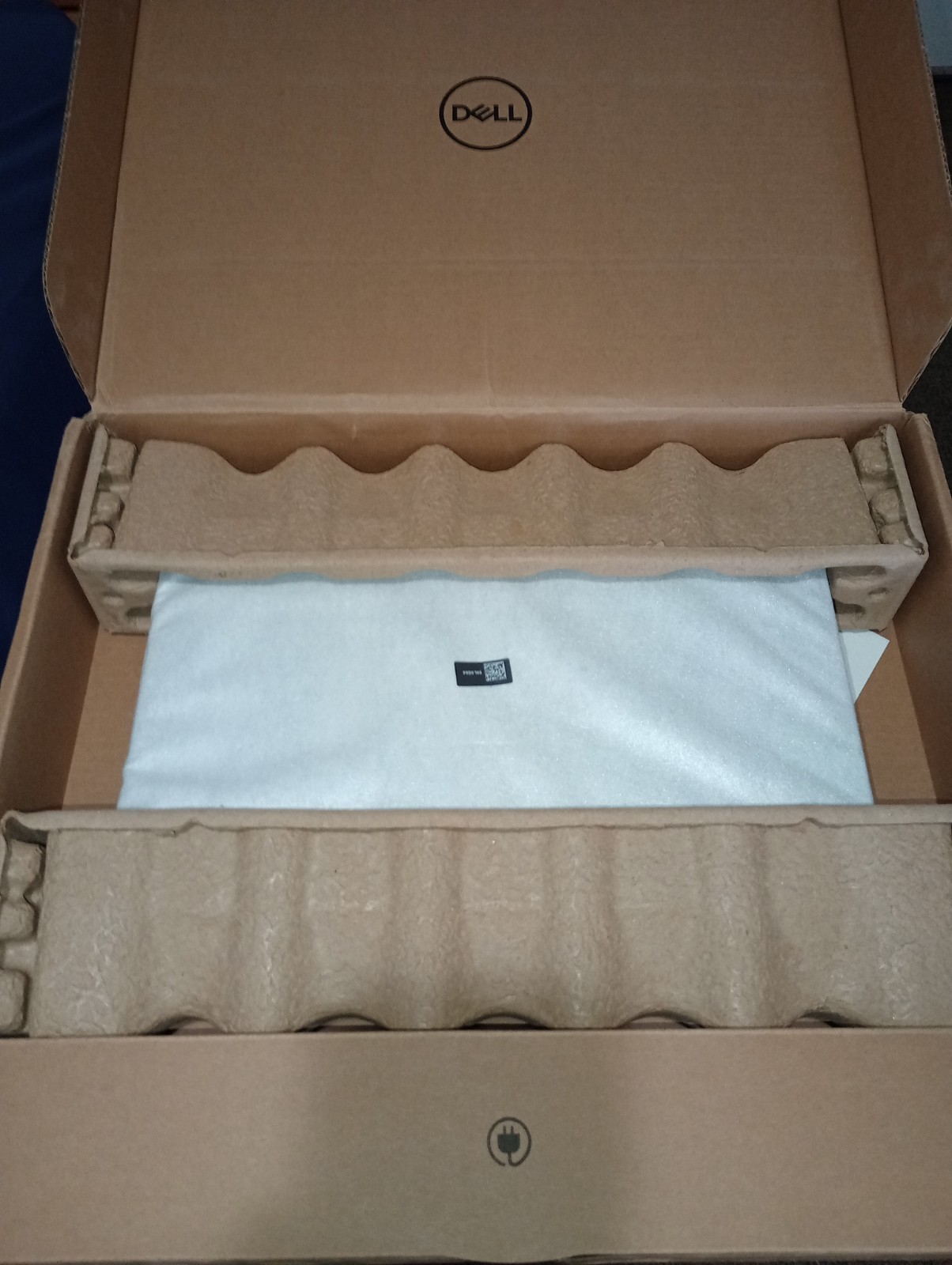 Dell Inspiron 14 7440 2-in-1 Intel Core i7 150U 32GB ram 1 tb storage 10 cores.