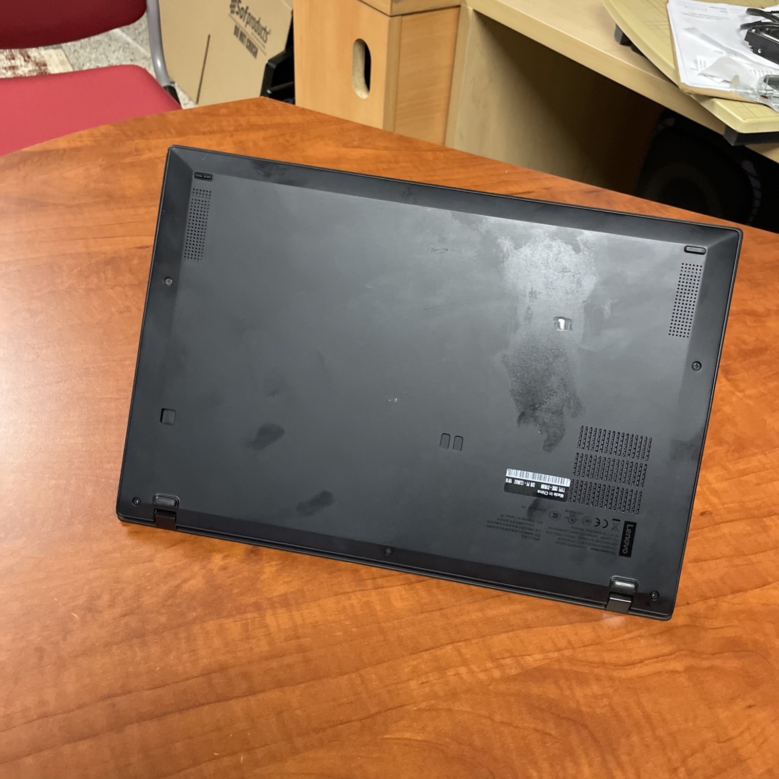 Lenovo ThinkPad X1 Carbon 14 inch (512GB, Intel Core i7 8th Gen., 1.80GHz, 16GB)