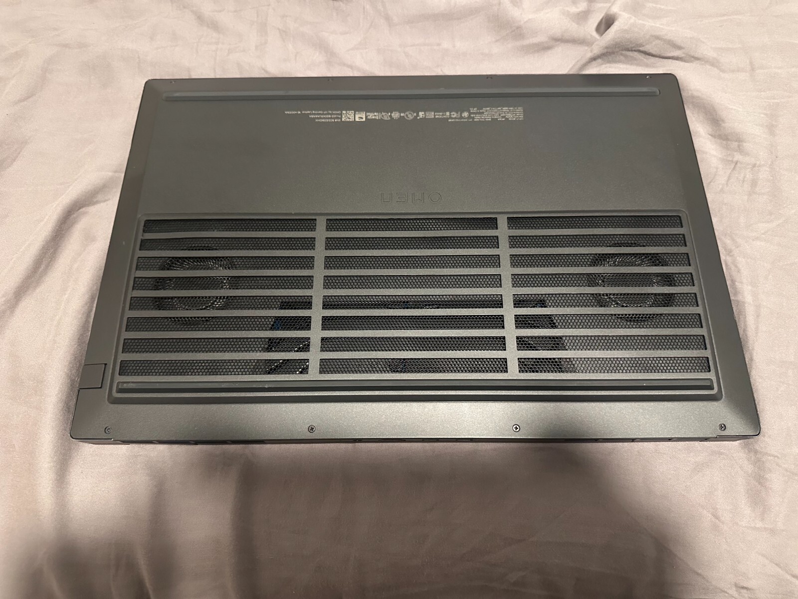 HP OMEN AMD Advantage 16.1″ Gaming Laptop Ryzen 7 6800H Radeon RX 6650M 24GB/1TB