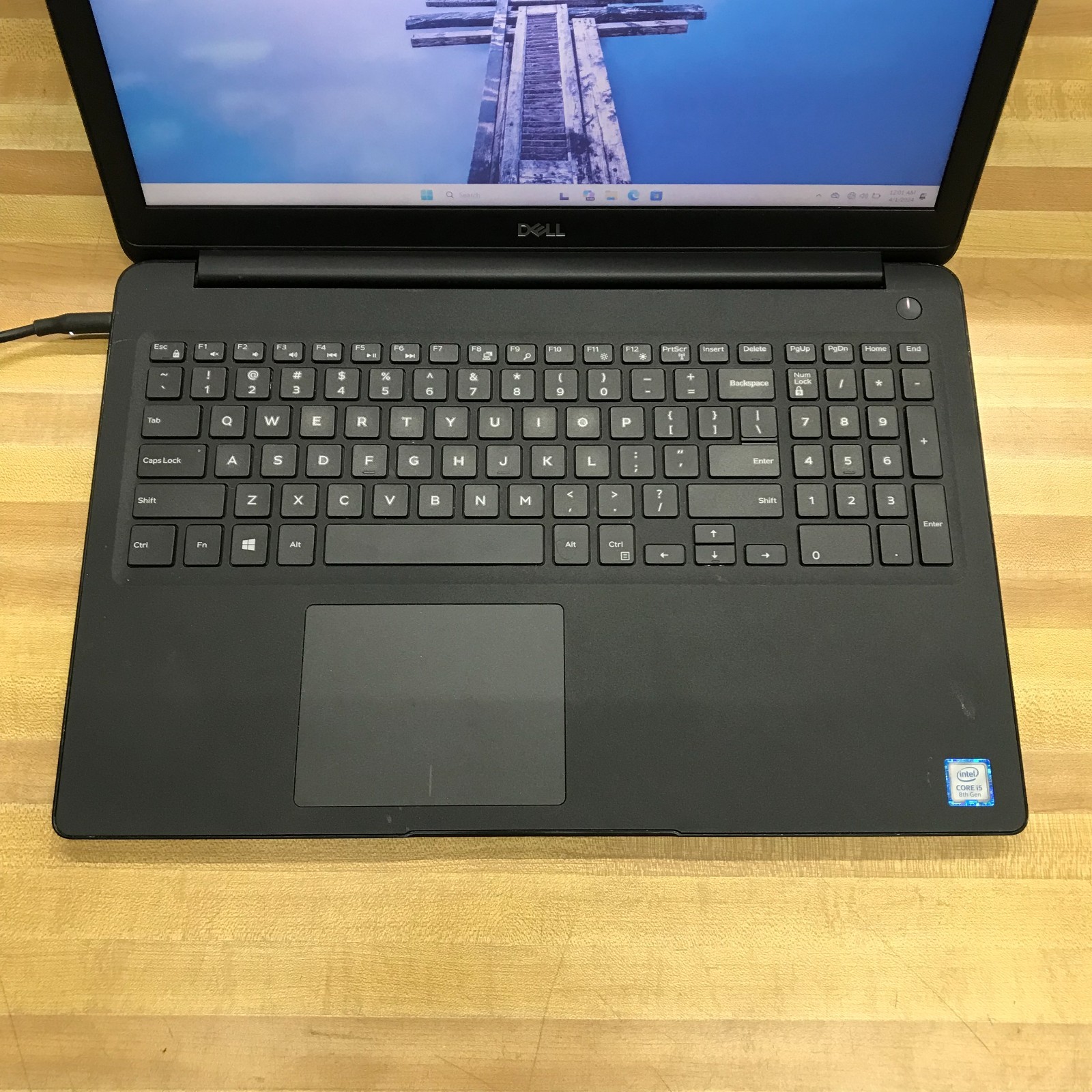Dell Latitude 3500 15.6″ i5-8365U 1.6GHz 8GB RAM 256GB M.2 SSD (Windows 11 Pro)