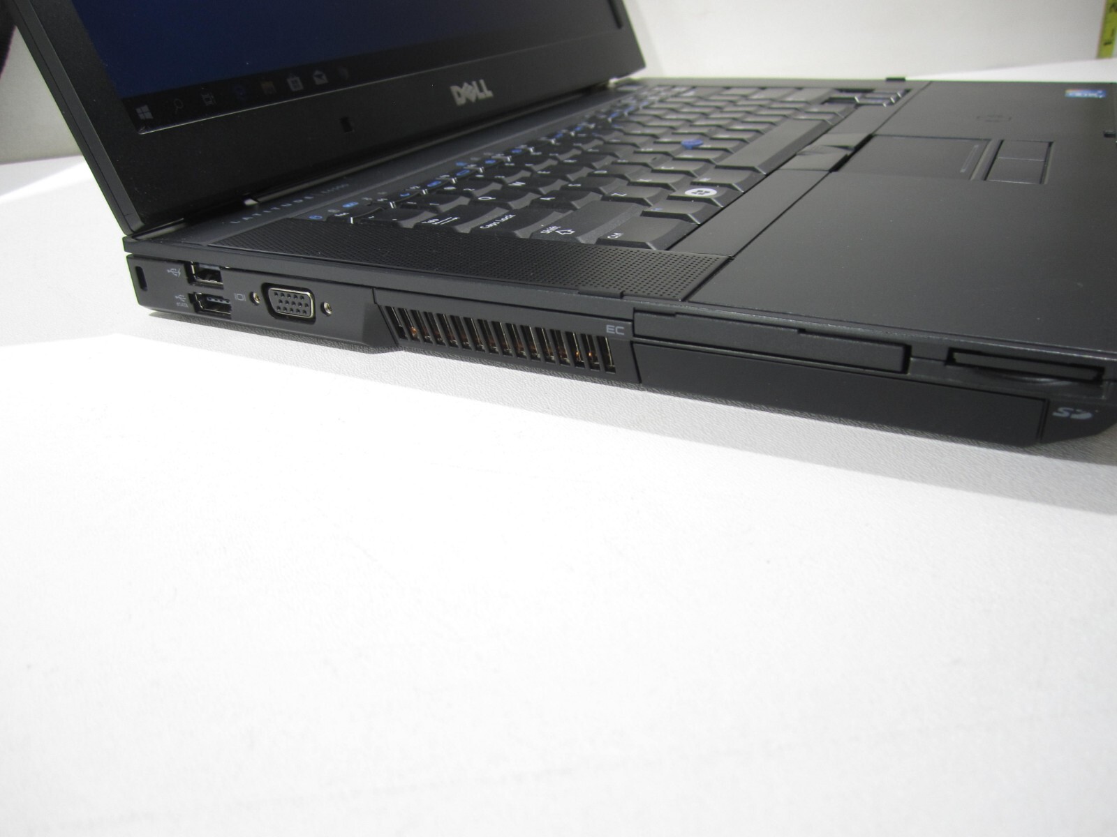 Dell Latitude E6500 Laptop 15″ Windows 10 w/Case