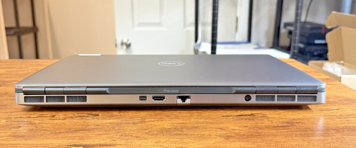 Dell Precision 7560 Intel(R) Core(TM) i9-11950H 32 GB RAM 1 TB SSD 15.6″
