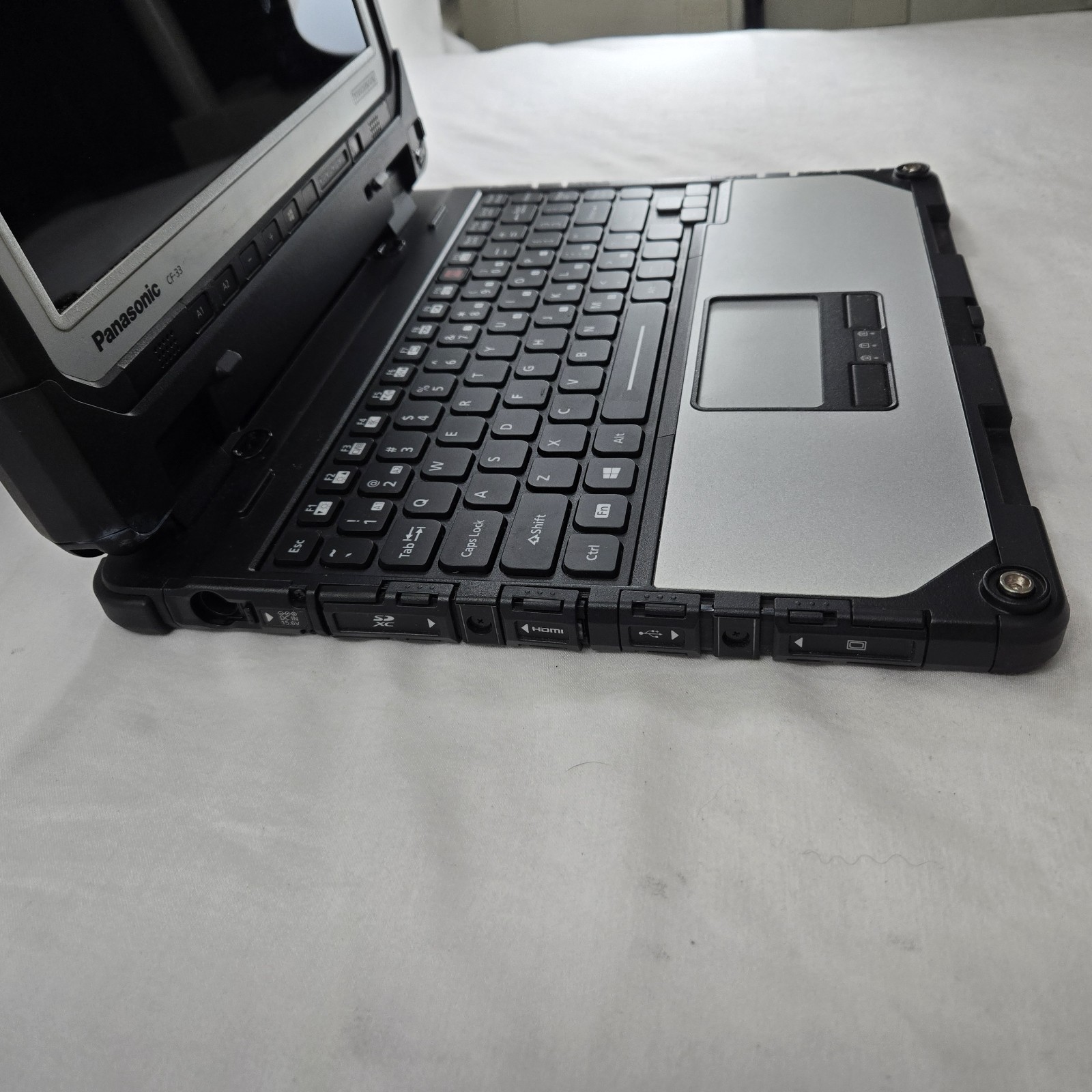 Panasonic Toughbook CF-33 i5-7300U 2.6GHz 256GB SSD 16GB Ram 4G – GPS – Grade B