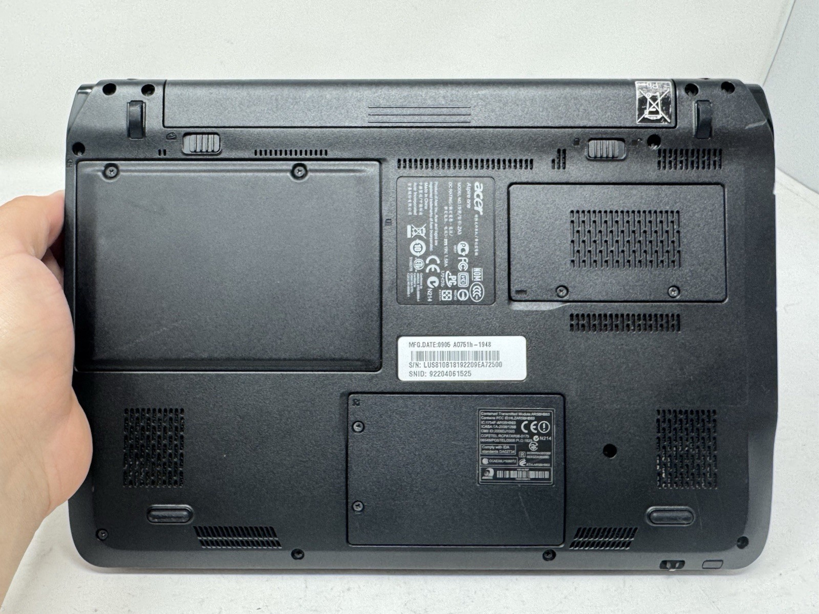 Acer Aspire One Laptop Netbook Computer Black Model ZA3 Windows XP + Charger