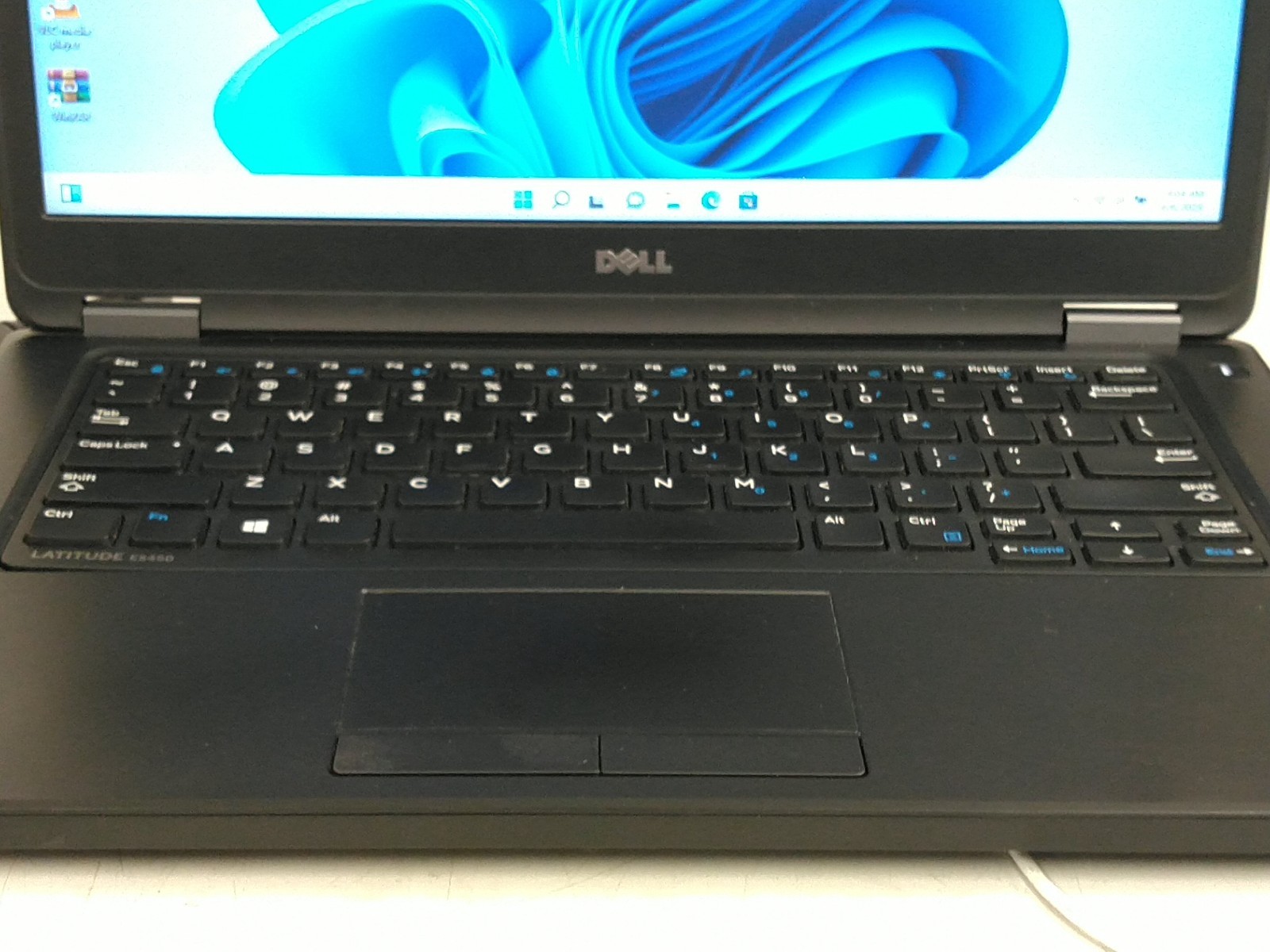 Dell latitude E5450 14” i3-5010U 2.1ghz 8gb ram 256gb ssd charger *READ 9HP7V32