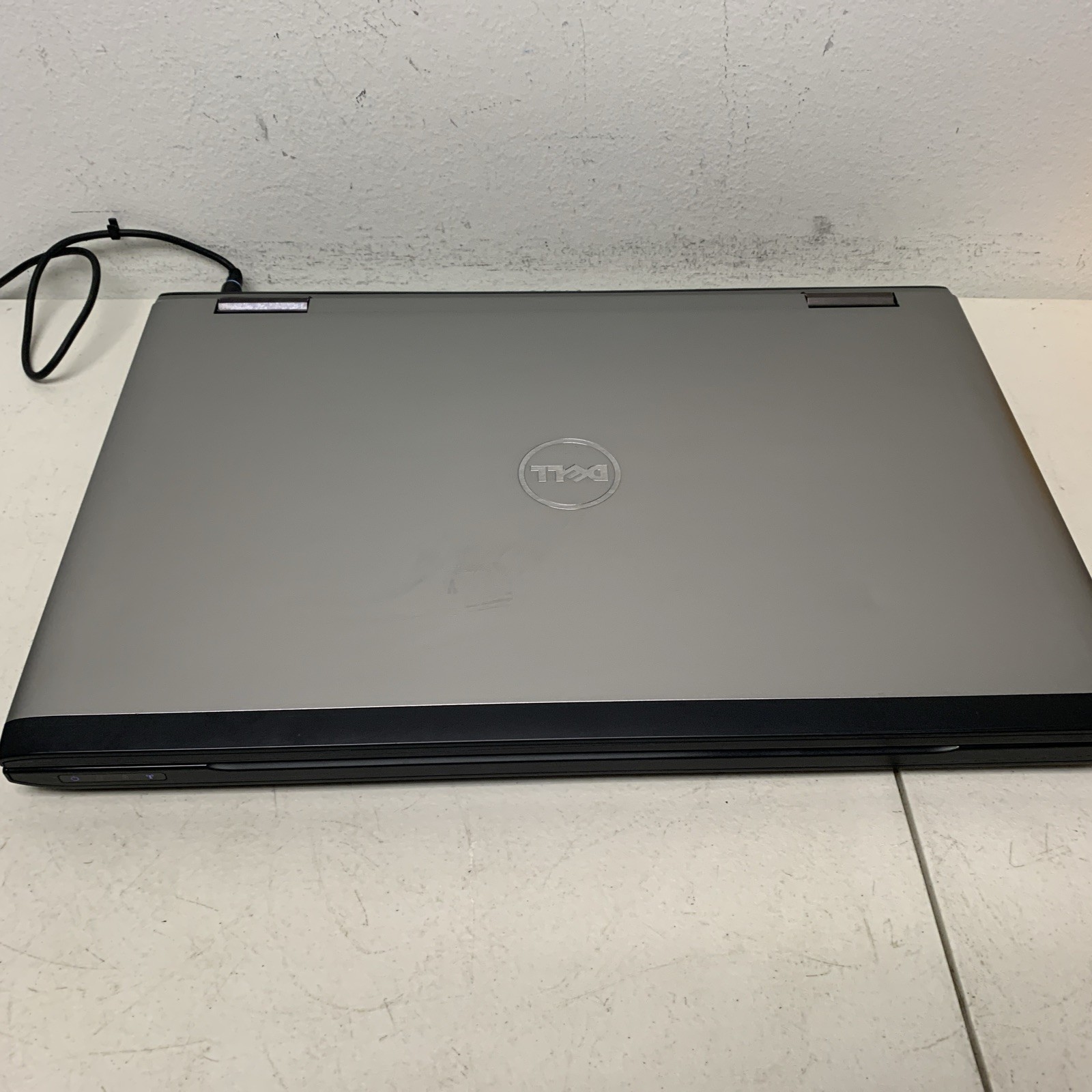 Dell Vostro 3750 17.3″ Intel Core i5-2410M2.30GHz 4GB Ram For Parts Read Descrip