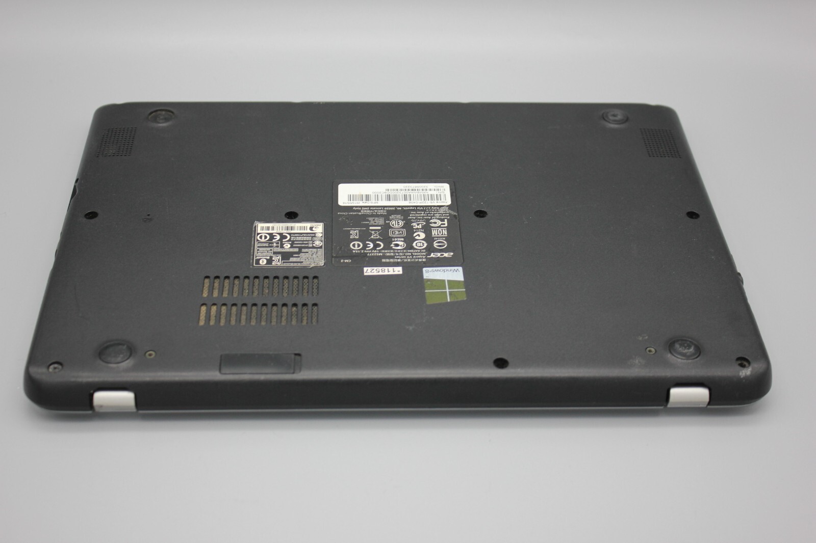 Acer Aspire V5 Series Touchscreen Laptop & Charger – UNTESTED – FOR PARTS ONLY