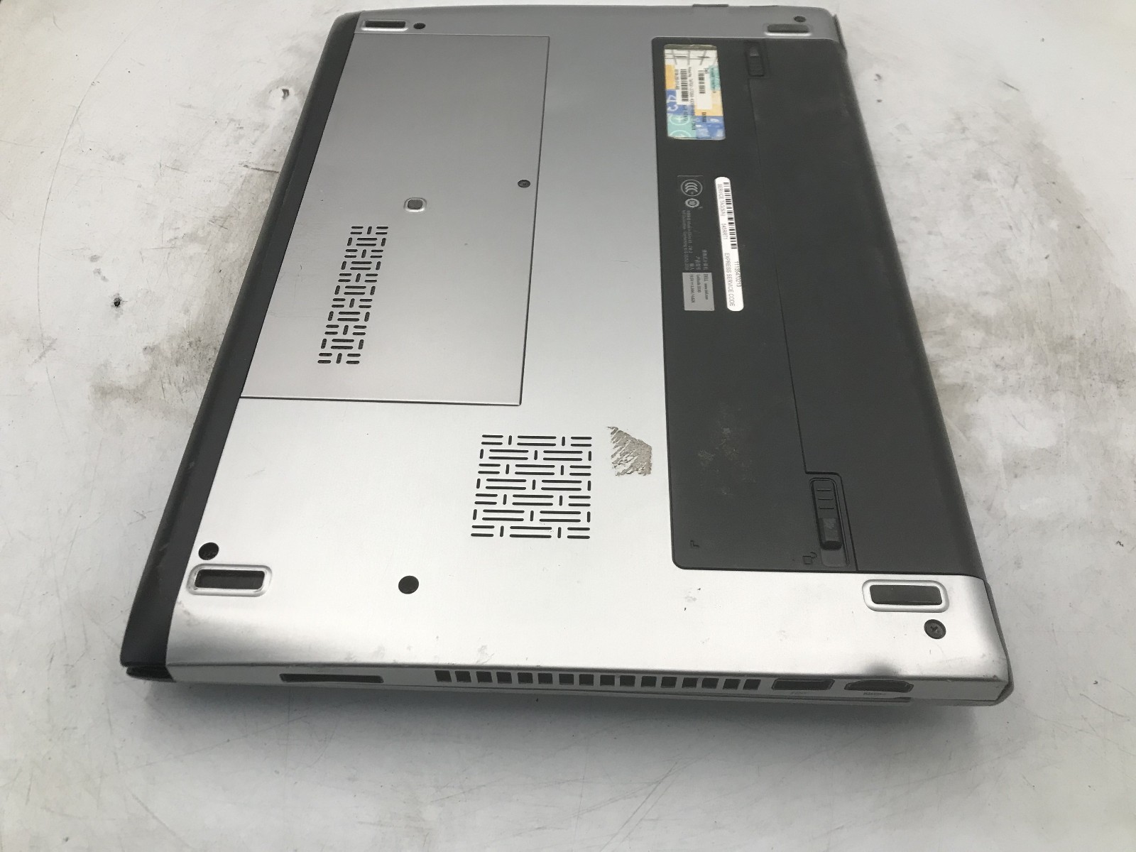 DELL LATITUDE 3330 – BOOTS TO BIOS/BAD LCD – INTEL I3 2375 – 4GB RAM – READ – BB