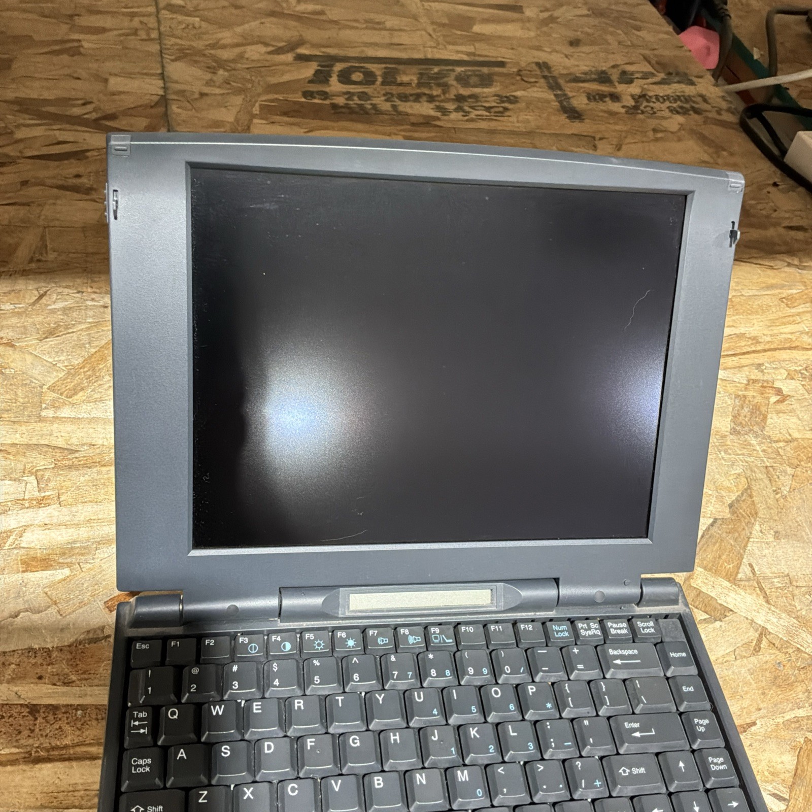 Rare Sager Clevo Model 86 Notebook Computer Vintage Laptop Untested No HD C318