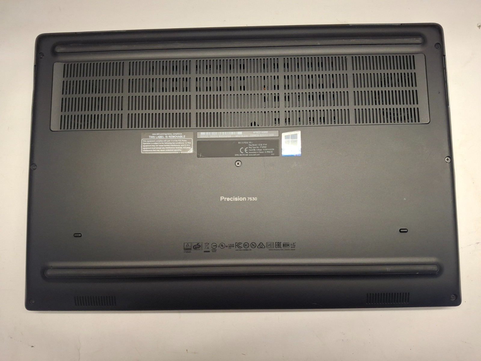 Dell Precision 7530 i7 8850H @ 2.60 GHz 256GB SSD 32 GB 15.6″ FHD Win 11 Pro