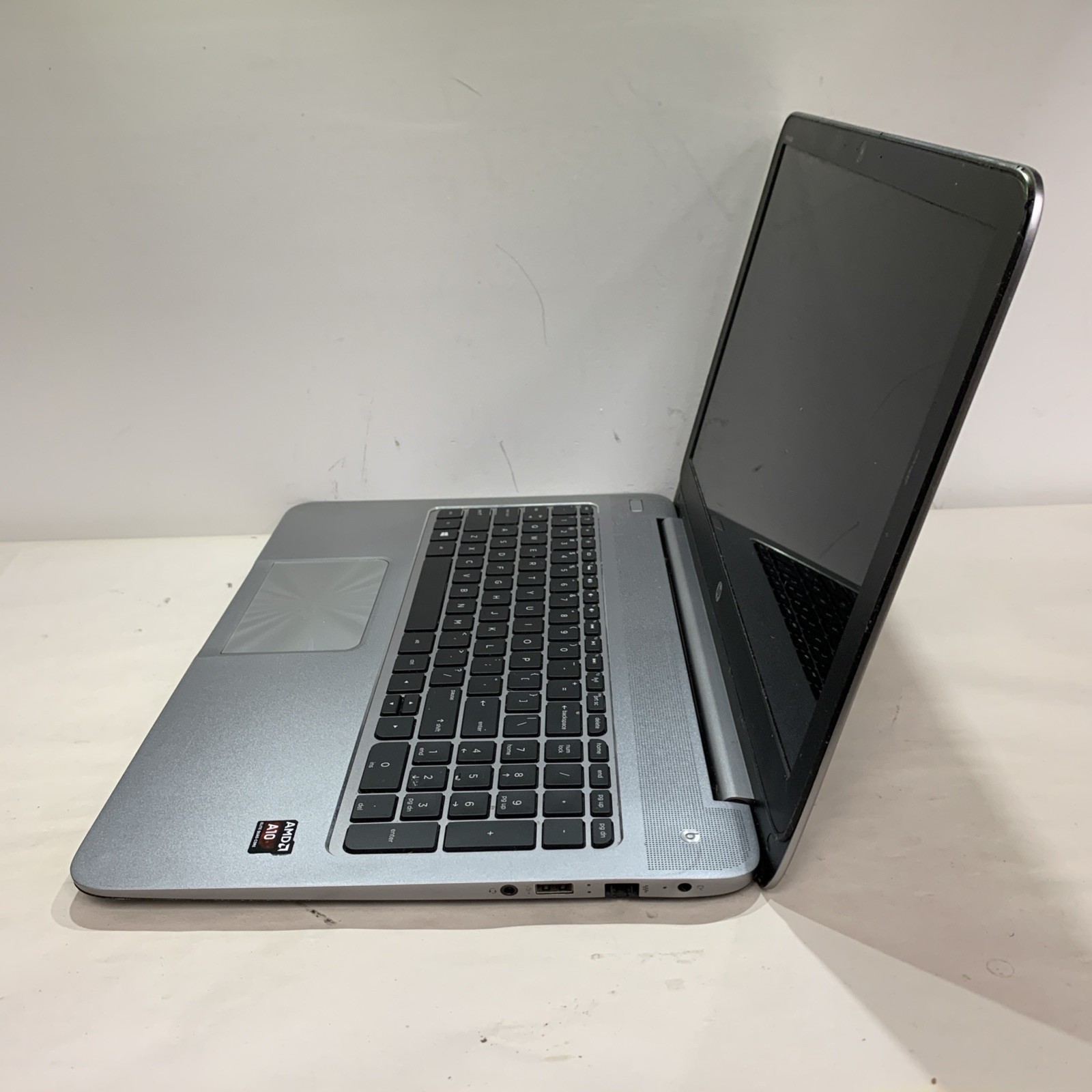 HP Envy m6 Sleekbook AMD A10-5745M 8GB no HDD, OS