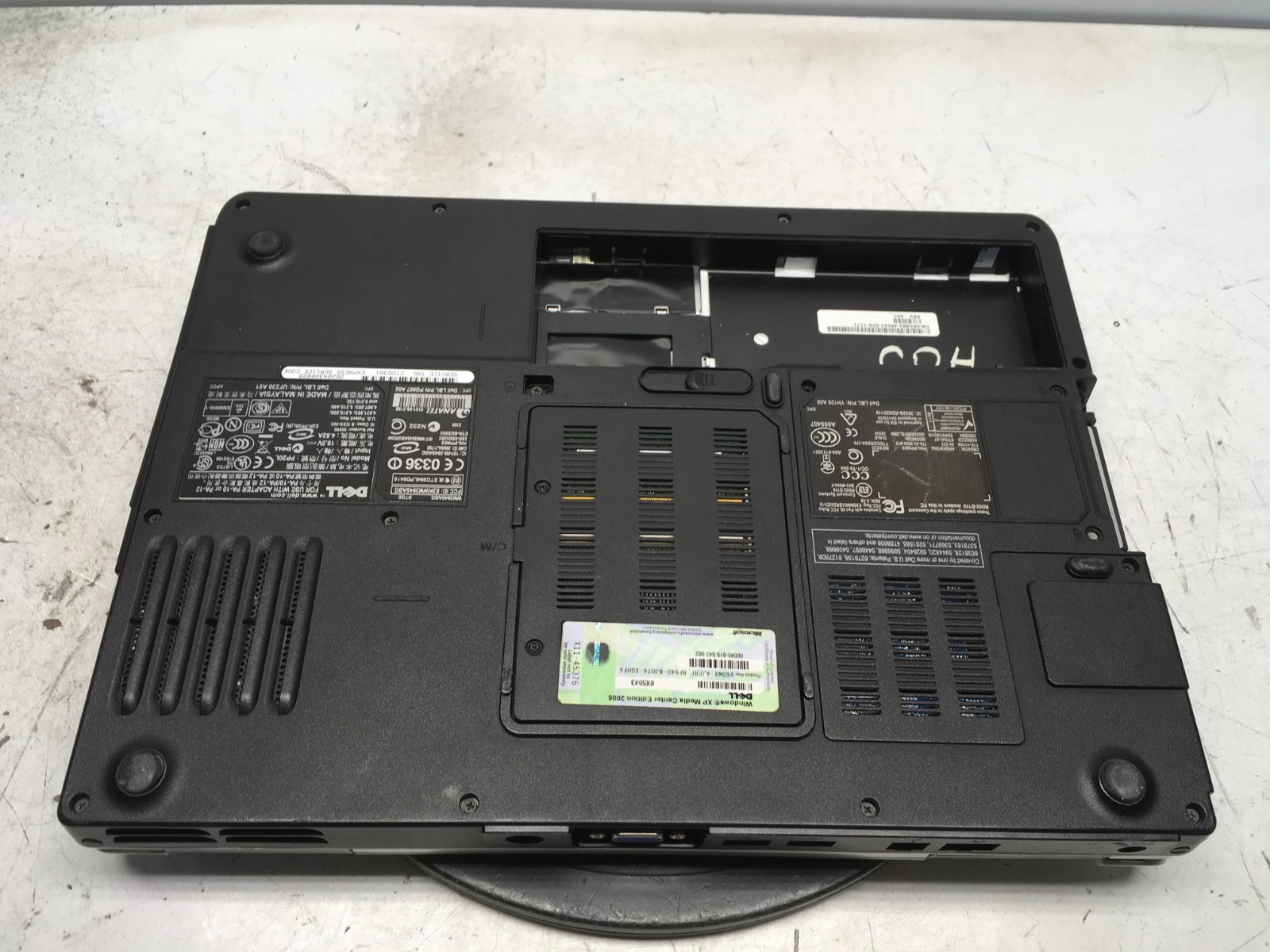 Dell Inspiron E1505 MM061 Intel Core Solo 06E8 1.66GHz 512 MB NO HDD
