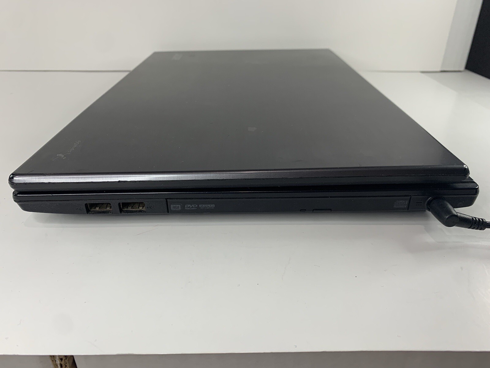 Acer Travel Mate 5760-6477 Laptop No Hard Drive No AC Adapter As Is For Parts!