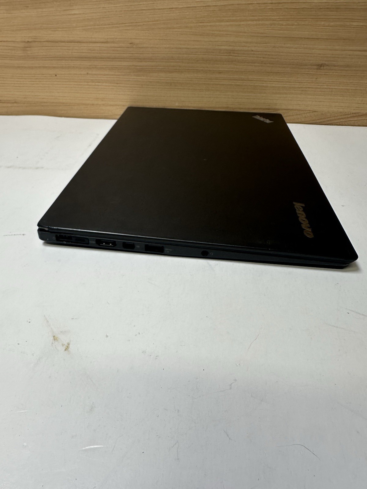 Lenovo THINKPAD X1 CARBON INTEL CORE I5-4200U 1.60GHZ 8GB RAM NO HD(UNTESTED)
