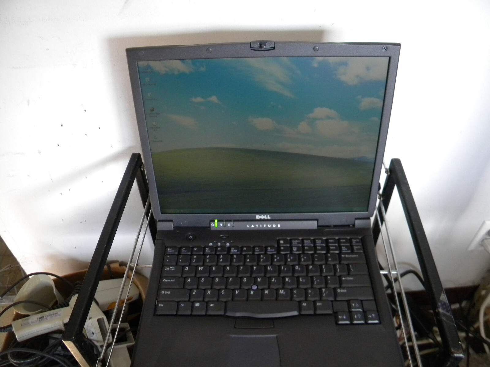Dell Latitude C840 15″ P4 2.0GHz 256MB RAM 40GB HDD DB9/Parallel GEFORCE4GO CDR