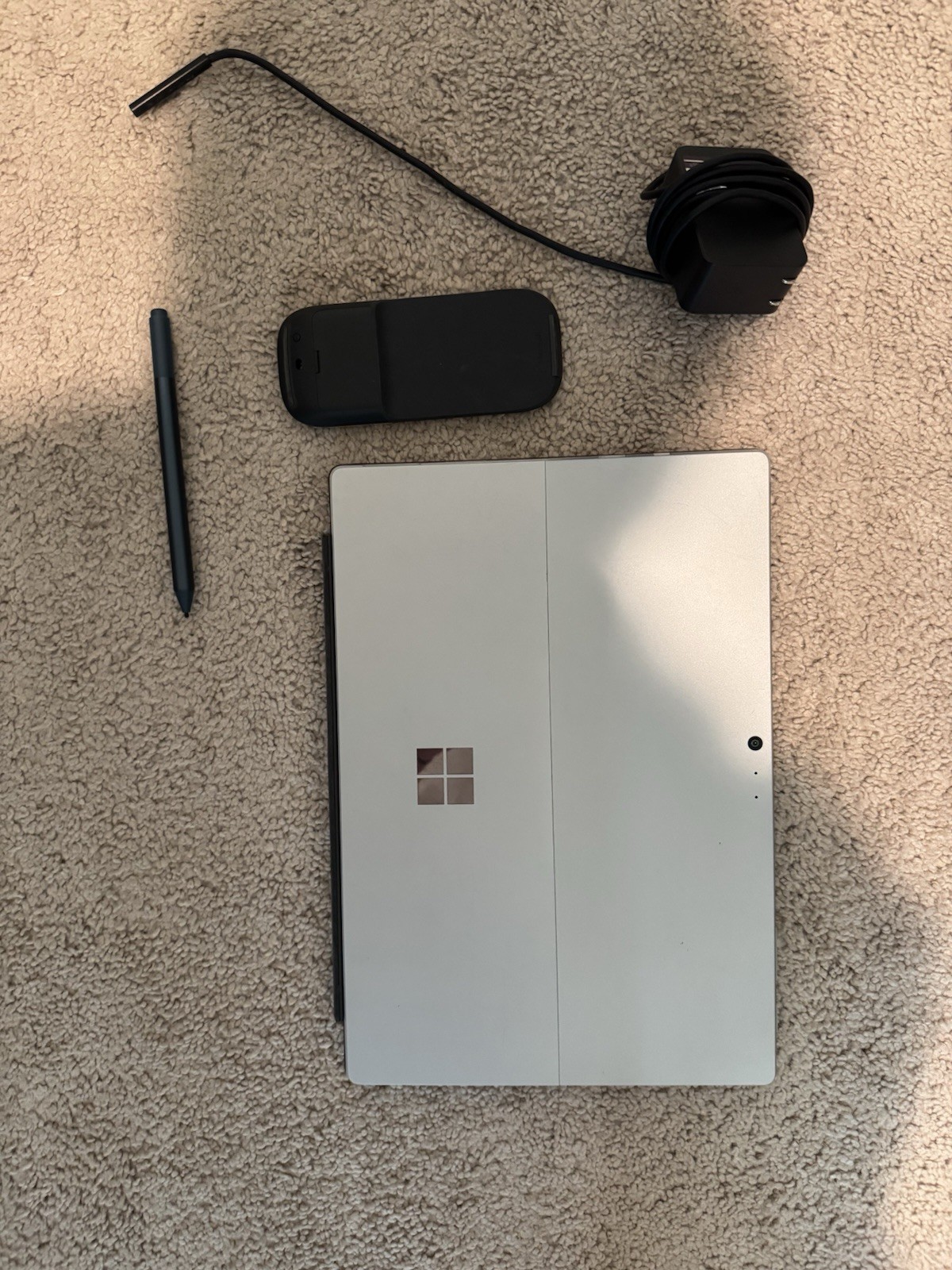 Microsoft Surface Pro 128GB, Wi-Fi, 12.3″ – Silver – Pencil & Mouse – Used