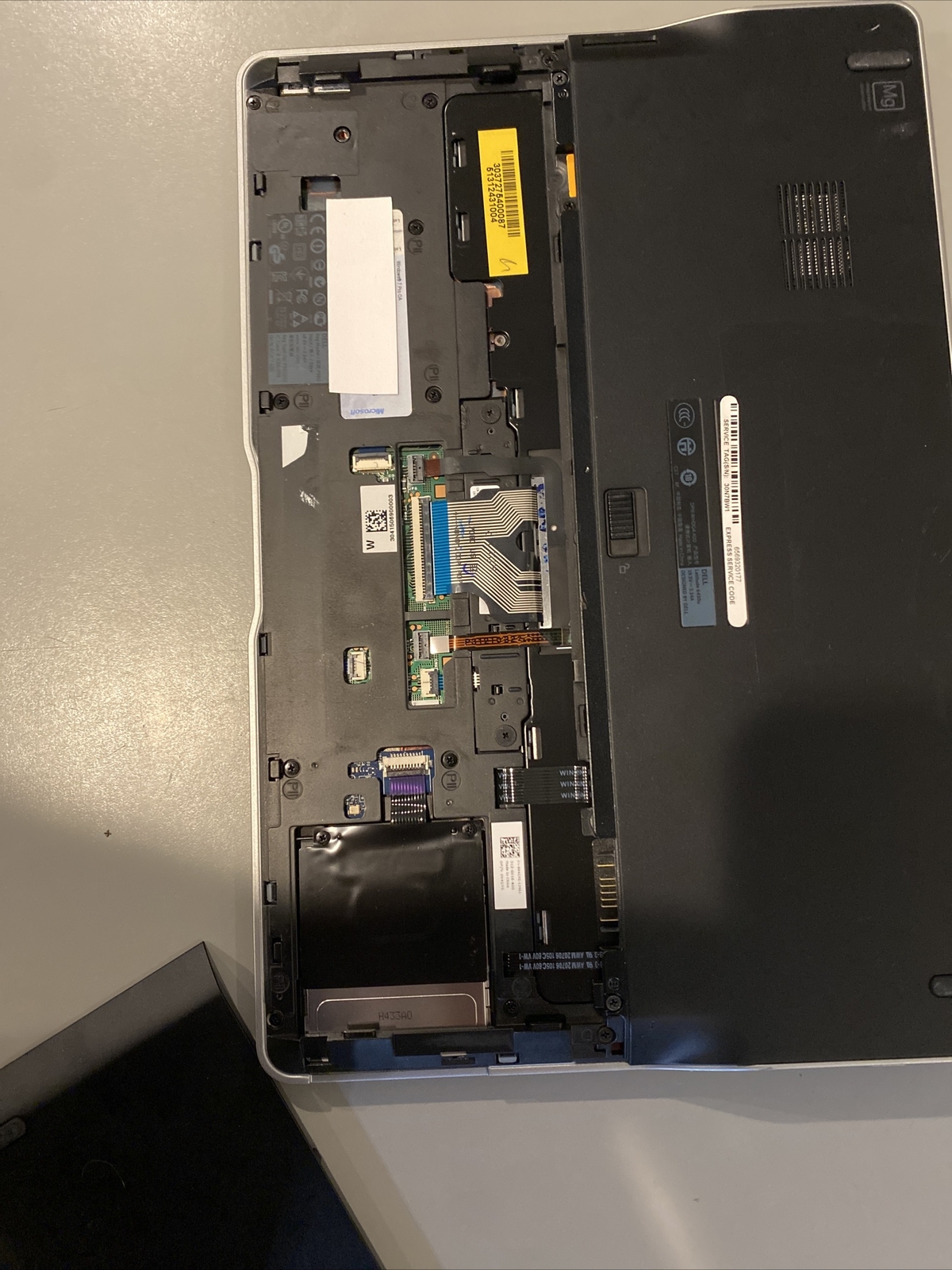 Dell Latitude E6430U i7 No Video. Sold as not working for parts.
