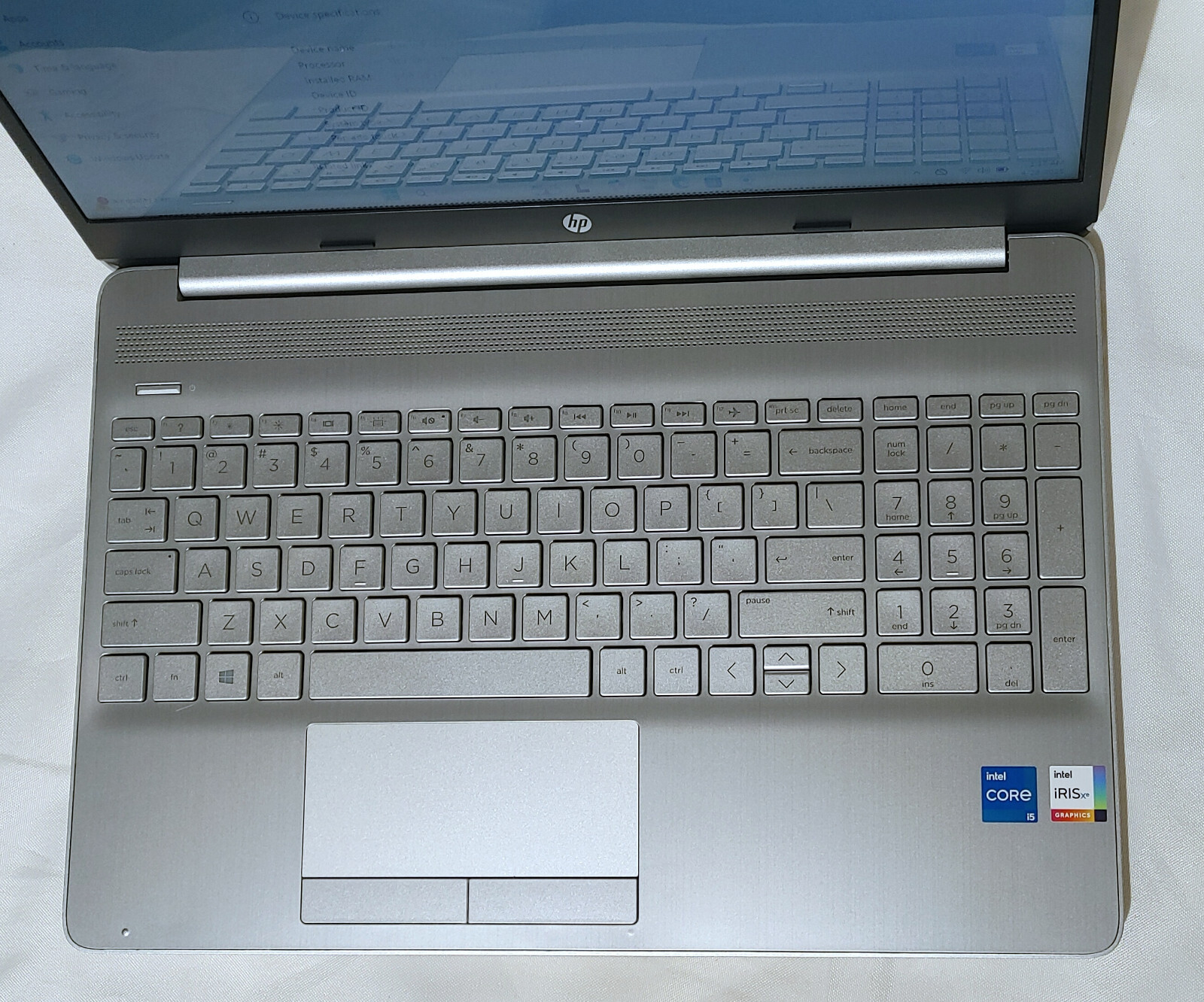HP 15-dw3015cl 15.6in Laptop Core i5-1135G7 8GB 256GB SSD Re-newed