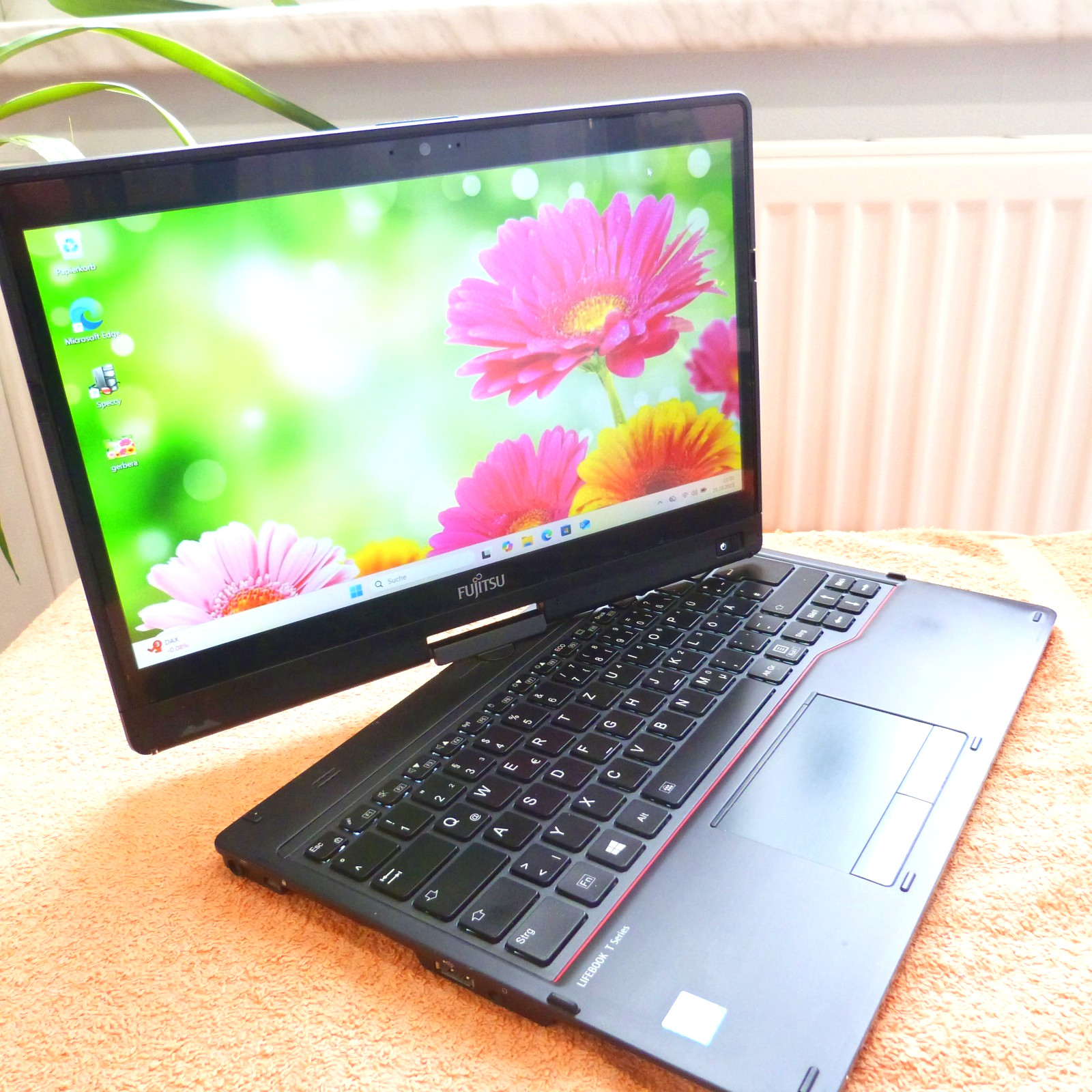 Fujitsu T939 Convertible 360 SWIVEL Tablet 13″ TOUCH Windows 11 SSD 8GEN i5